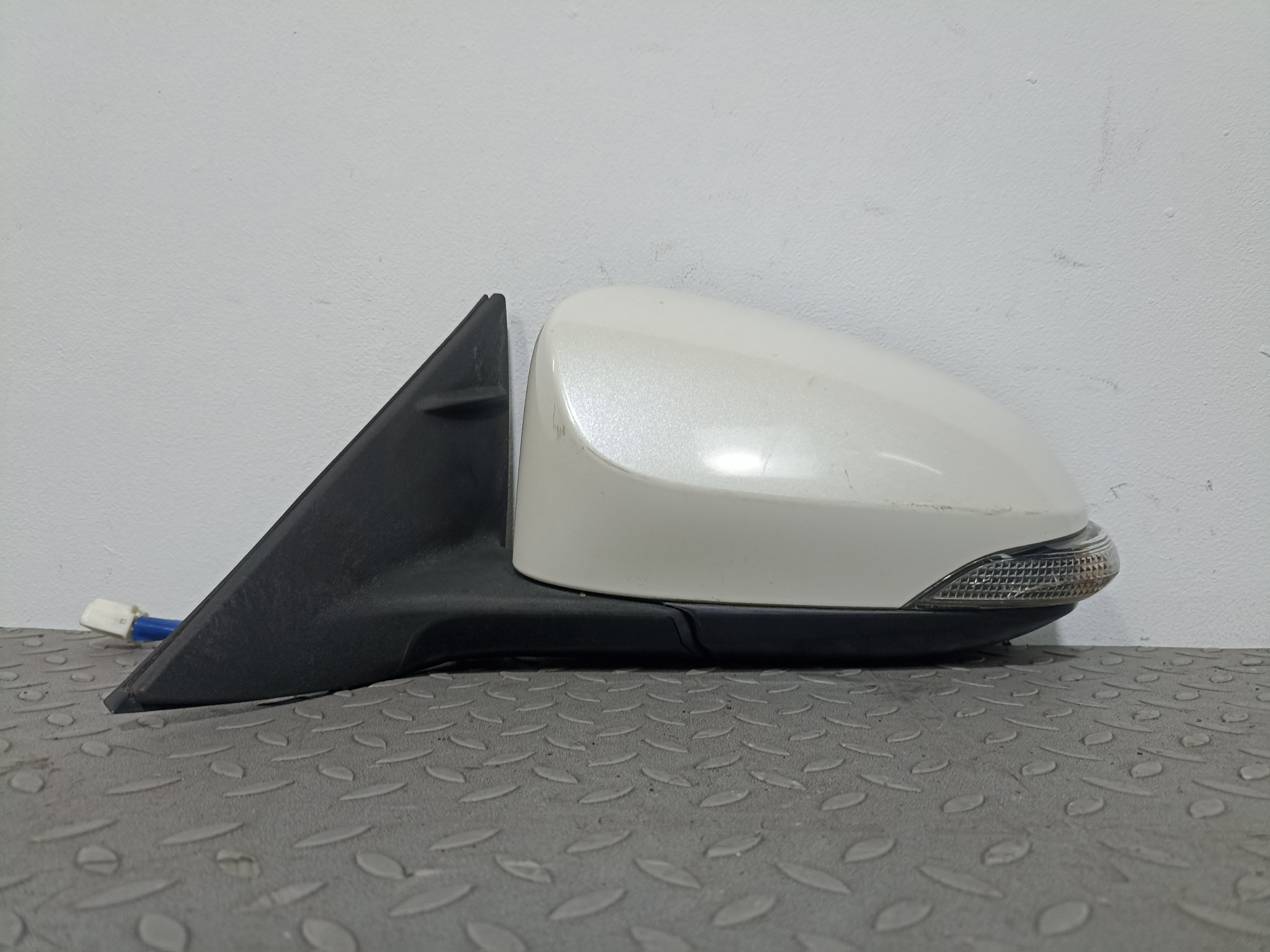 ЗЕРКАЛО TOYOTA DAIHATSU ALTIS CAMRY ЛЕВОЕ 8794033A50 белый перламутр, 070 FA1010Z
