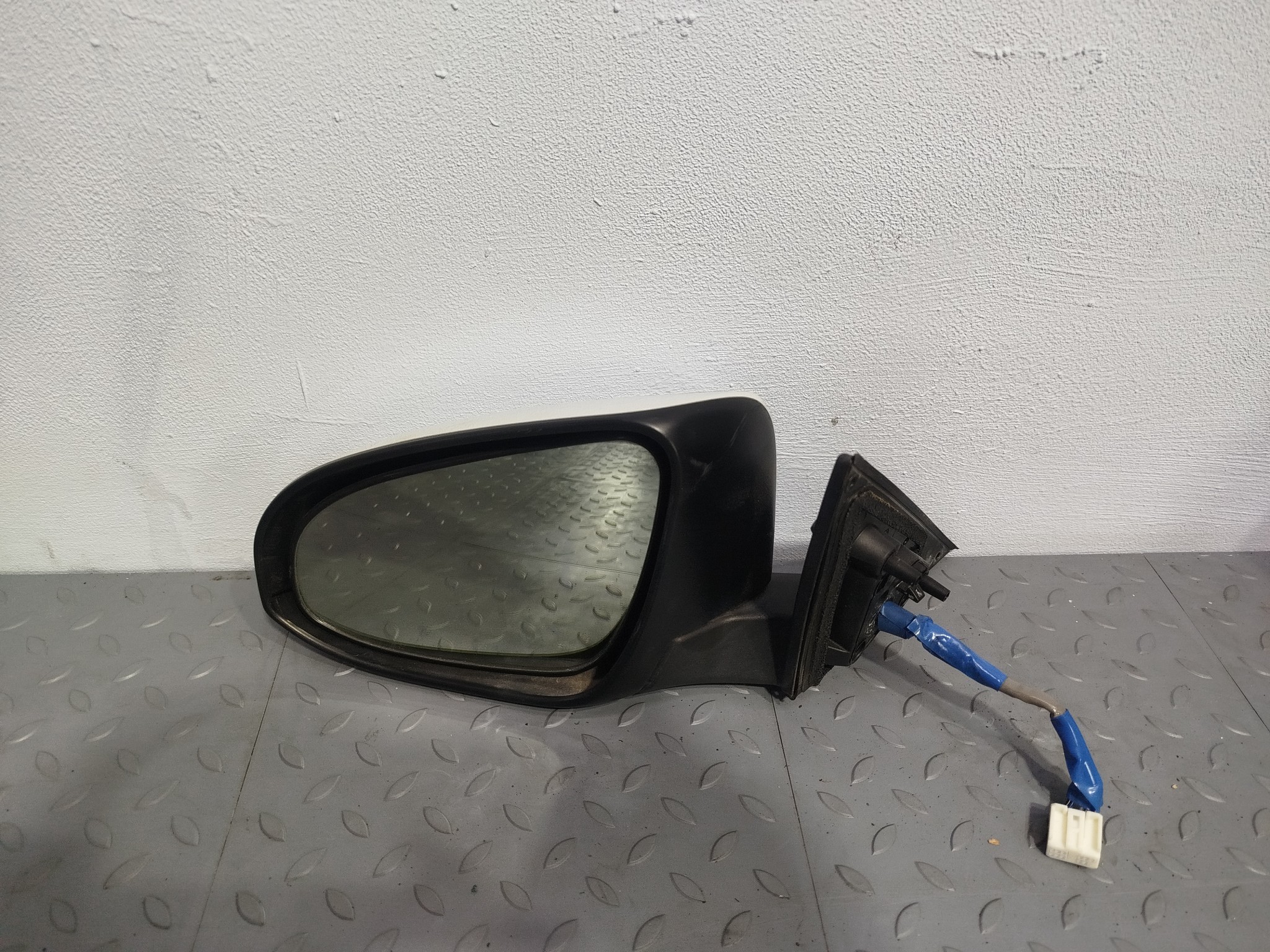 ЗЕРКАЛО TOYOTA DAIHATSU ALTIS CAMRY ЛЕВОЕ 8794033A50 белый, 070 FA1066Z