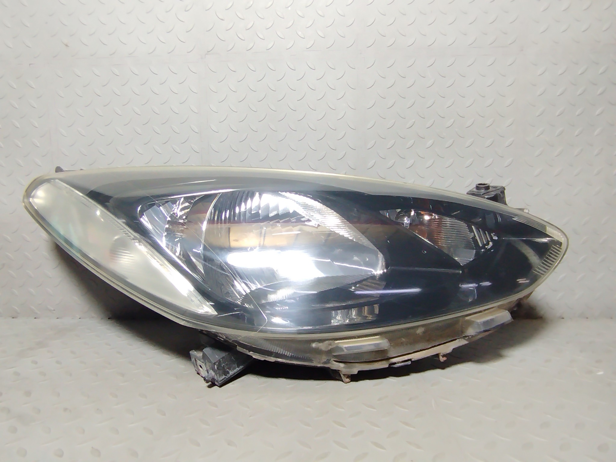 ФАРА MAZDA ПРАВАЯ D651510K0D  NA8921