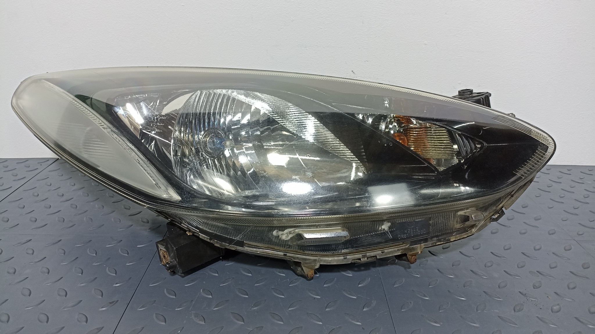 ФАРА MAZDA ПРАВАЯ D651510K0D  XA7145