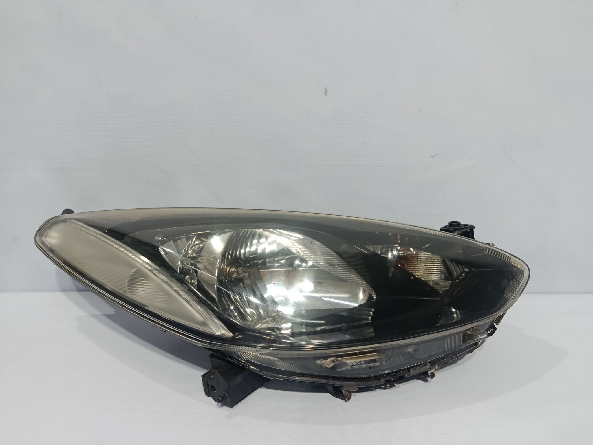 ФАРА MAZDA ПРАВАЯ D651510K0D  NA8214Z