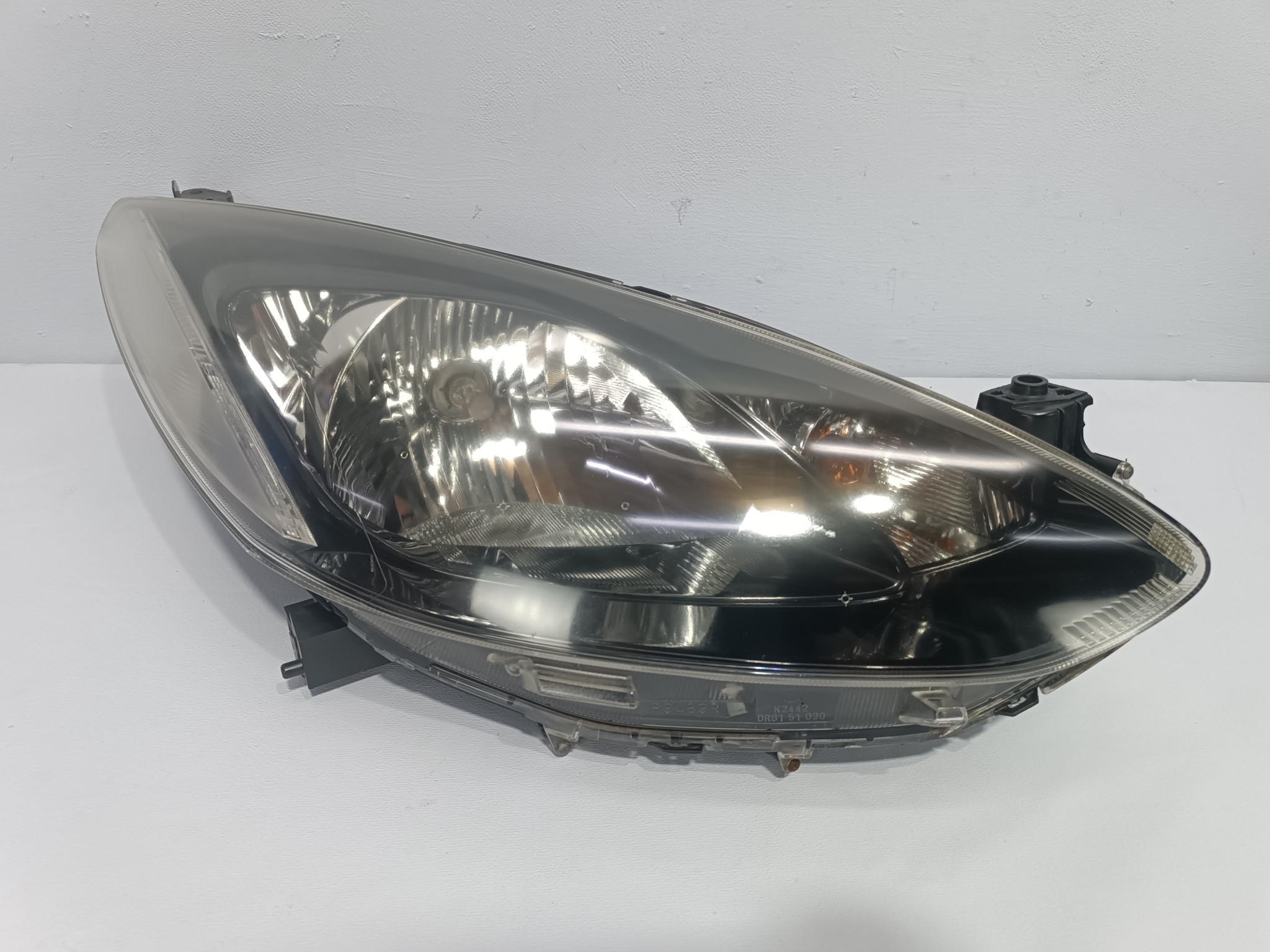 ФАРА MAZDA ПРАВАЯ D651510K0D  XA7189
