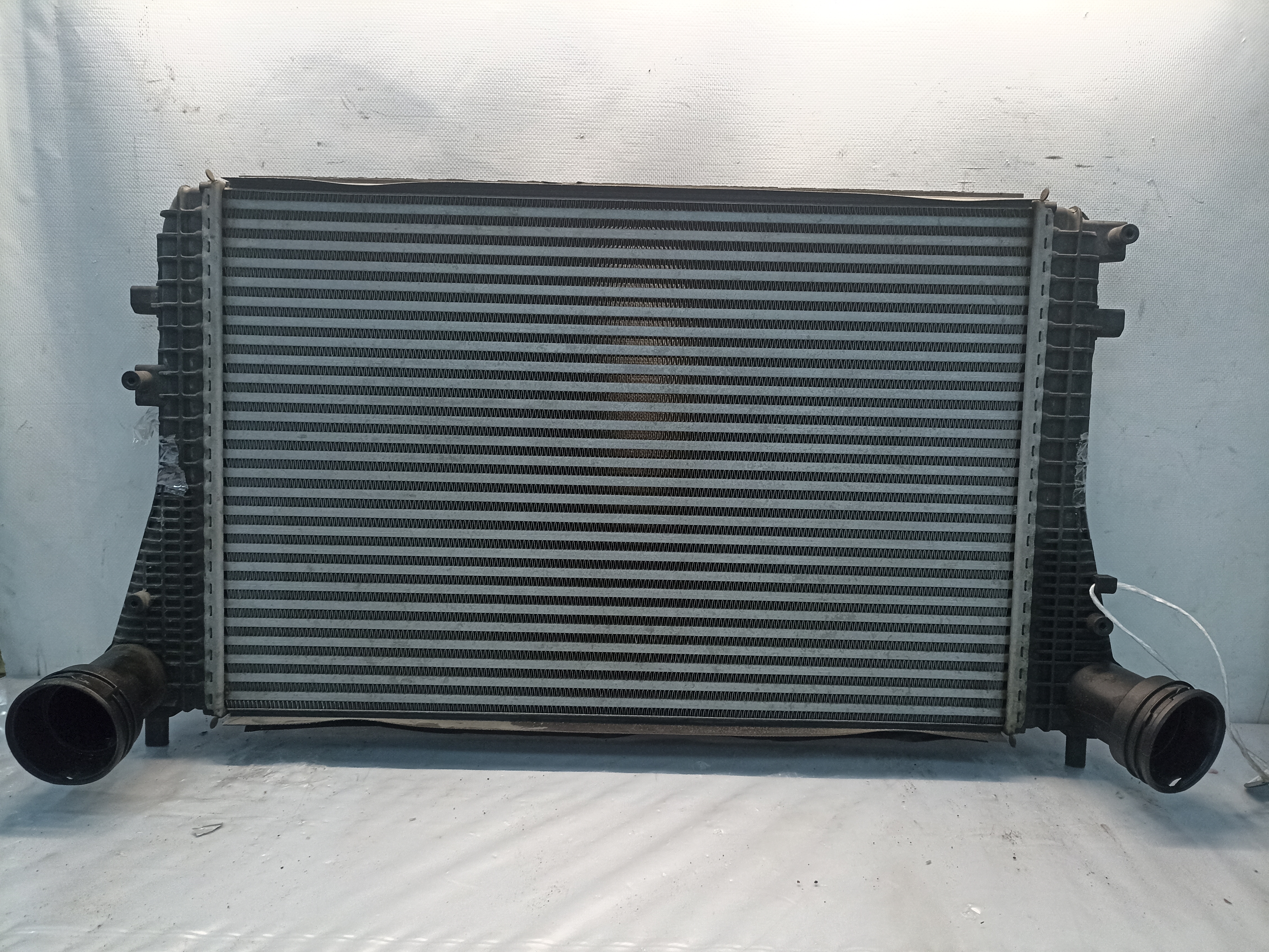 РАДИАТОР ИНТЕРКУЛЕРА AUDI VOLKSWAGEN SEAT SKODA 1K0145803A DY263Z