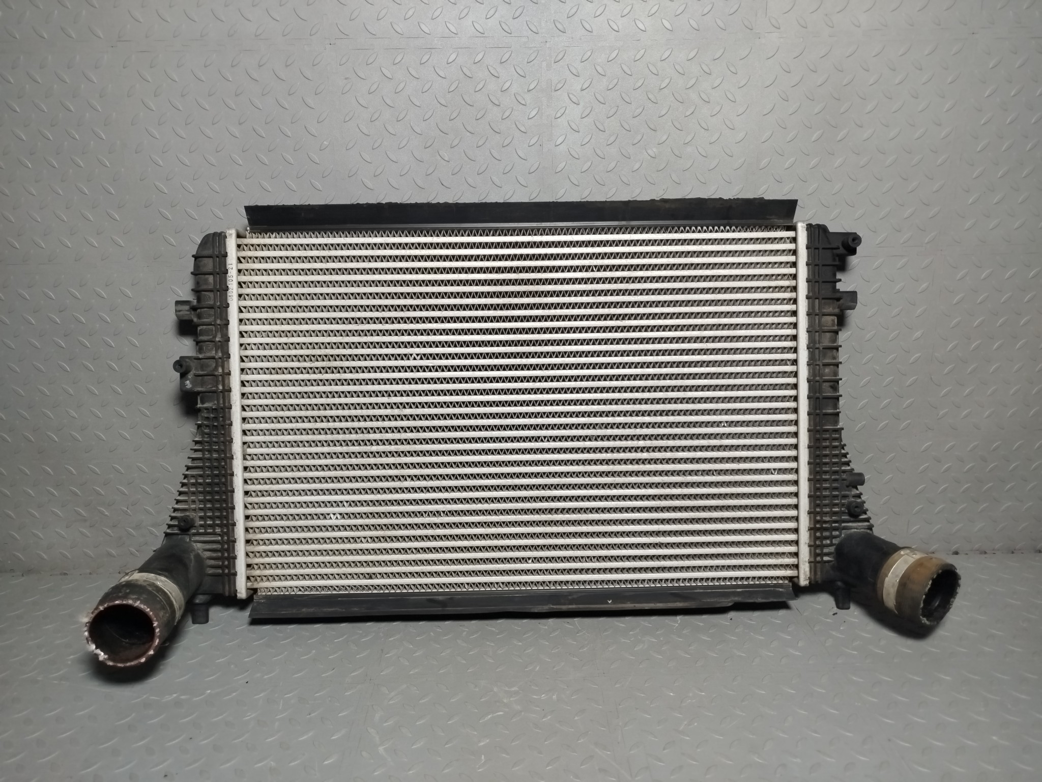 РАДИАТОР ИНТЕРКУЛЕРА AUDI VOLKSWAGEN SEAT SKODA 1K0145803A DY973Z