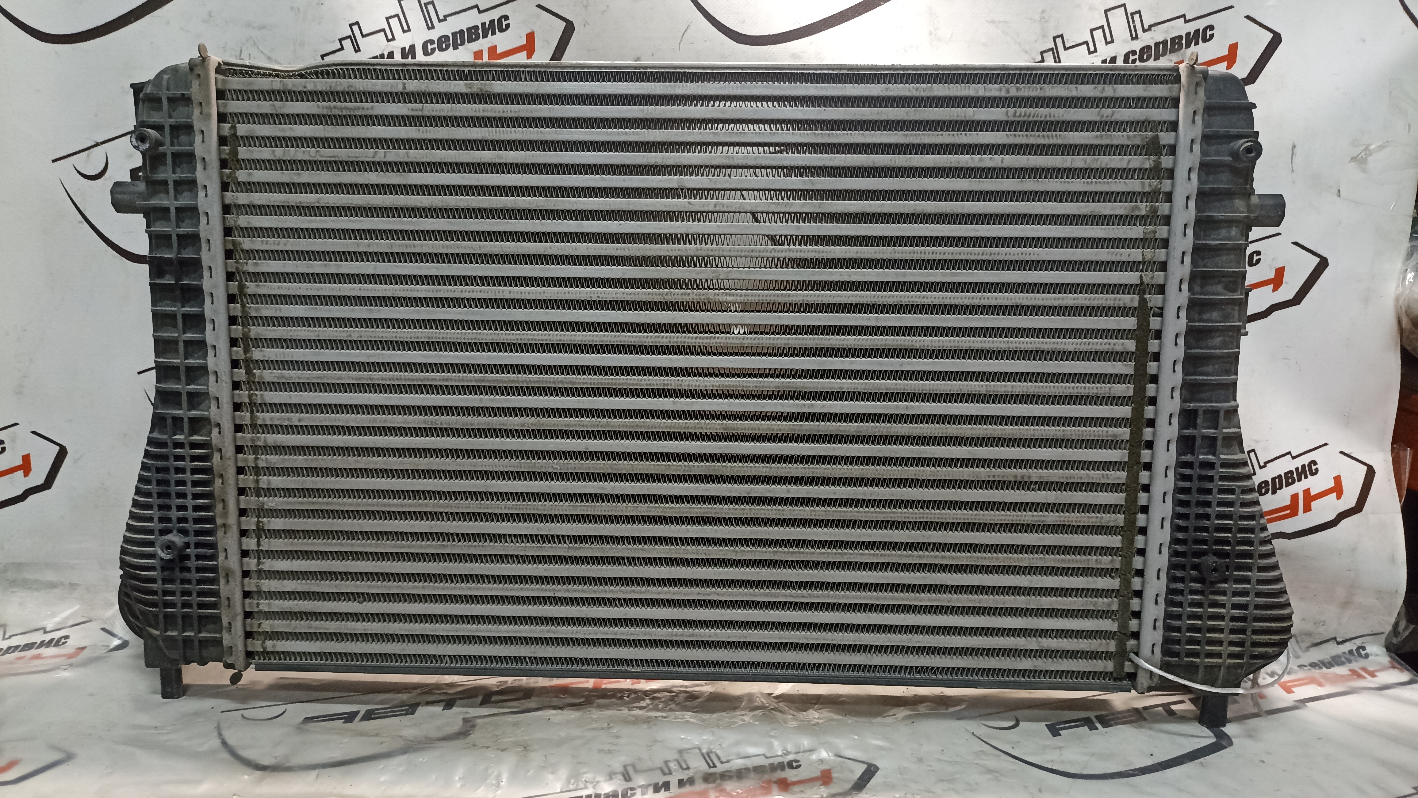 РАДИАТОР ИНТЕРКУЛЕРА AUDI VOLKSWAGEN SEAT SKODA 1K0145803A DY295Z