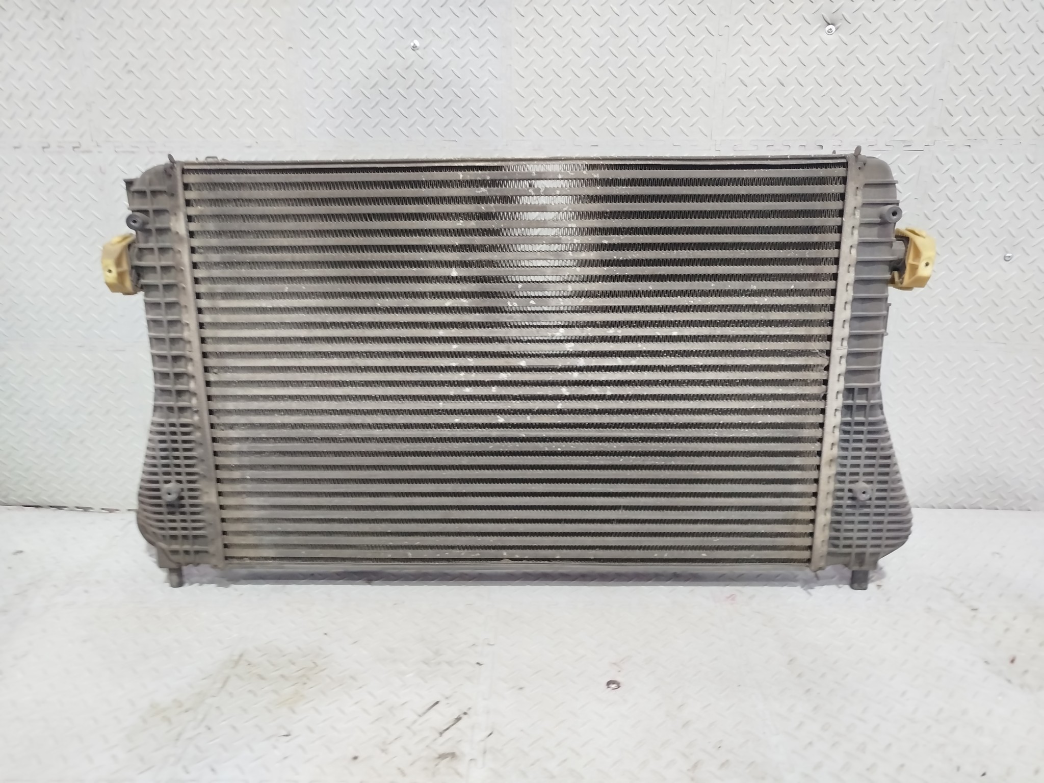 РАДИАТОР ИНТЕРКУЛЕРА AUDI VOLKSWAGEN SEAT SKODA 1K0145803A DY721Z