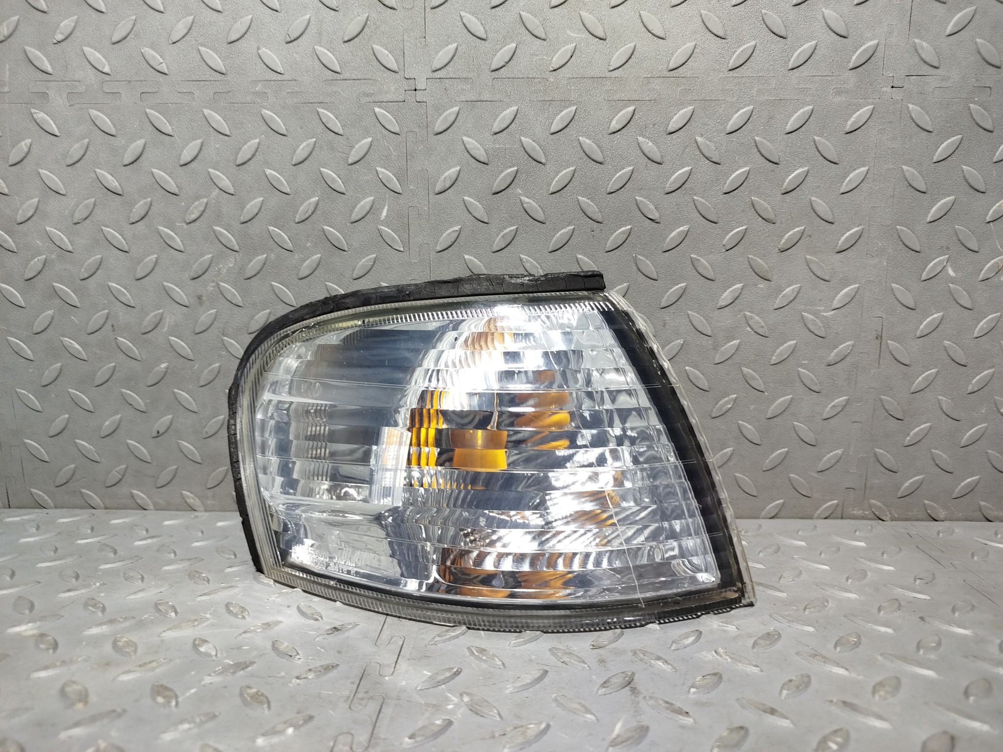 ГАБАРИТ NISSAN ПРАВЫЙ 261204M400  FA939