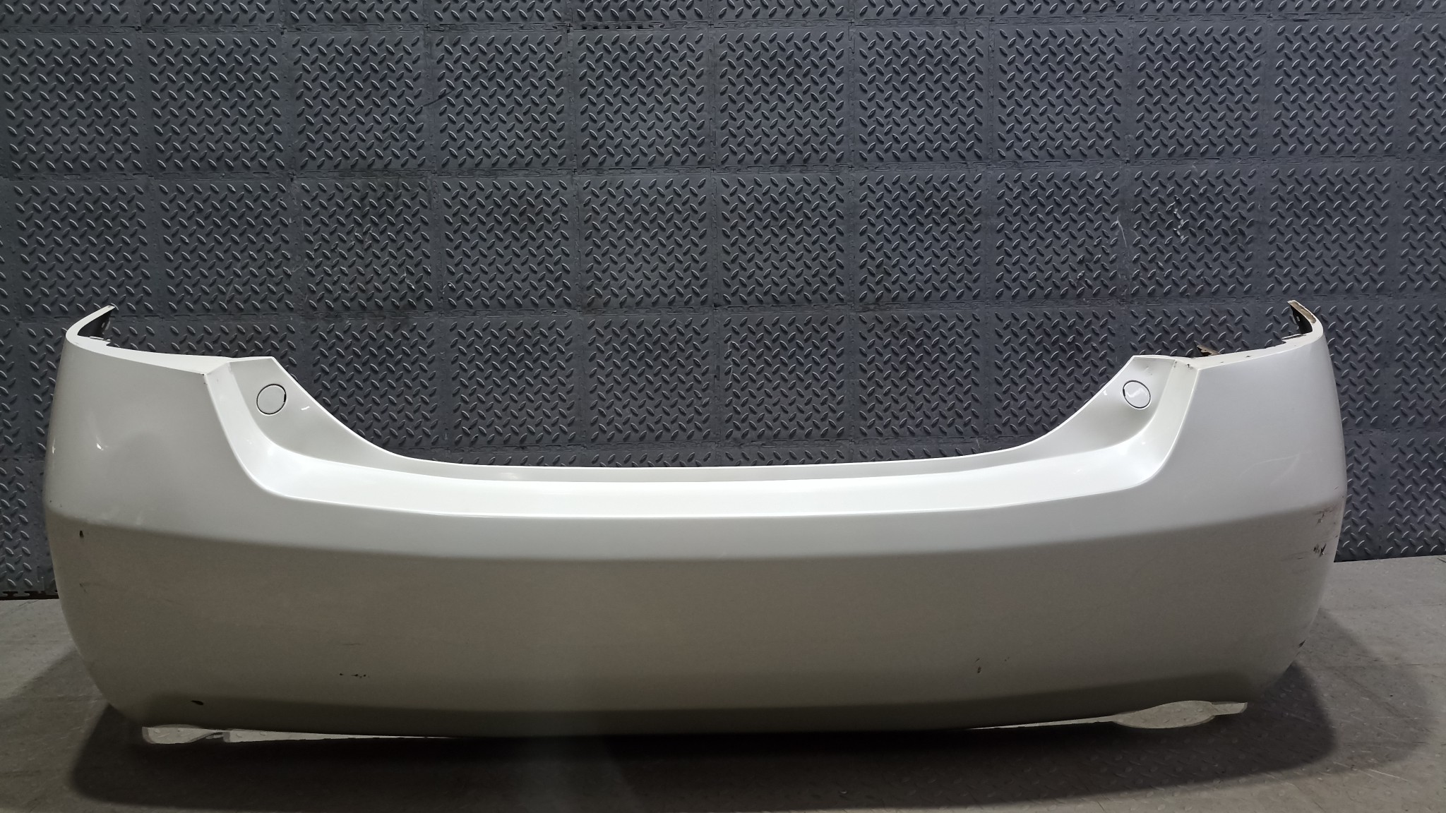 БАМПЕР TOYOTA DAIHATSU ALTIS CAMRY 5215933180A2 ЗАДНИЙ белый, 070 S4510
