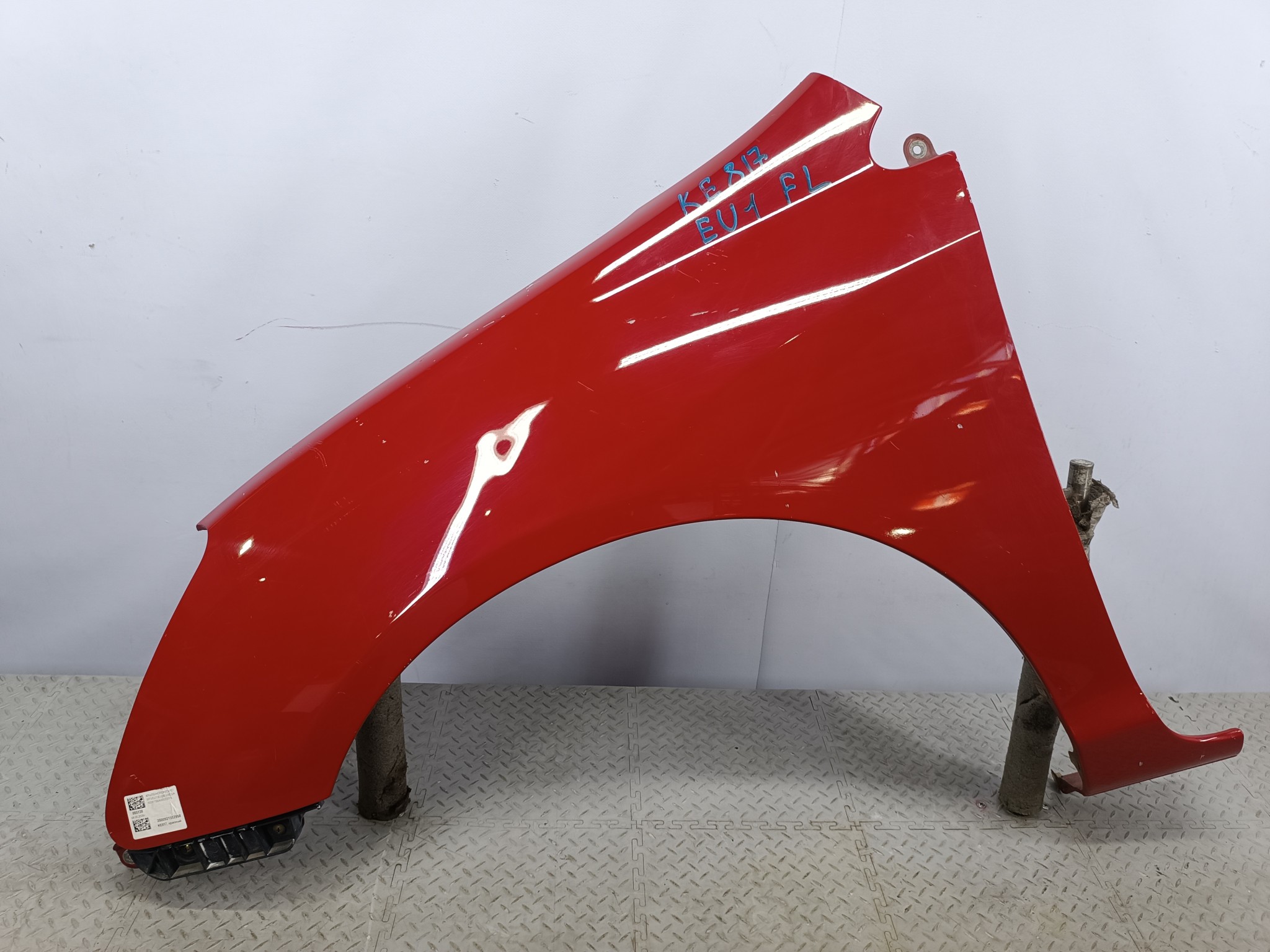 КРЫЛО HONDA CIVIC 60261S6A000ZZ ПЕРЕДНЕЕ ЛЕВОЕ красный, R81 KE817