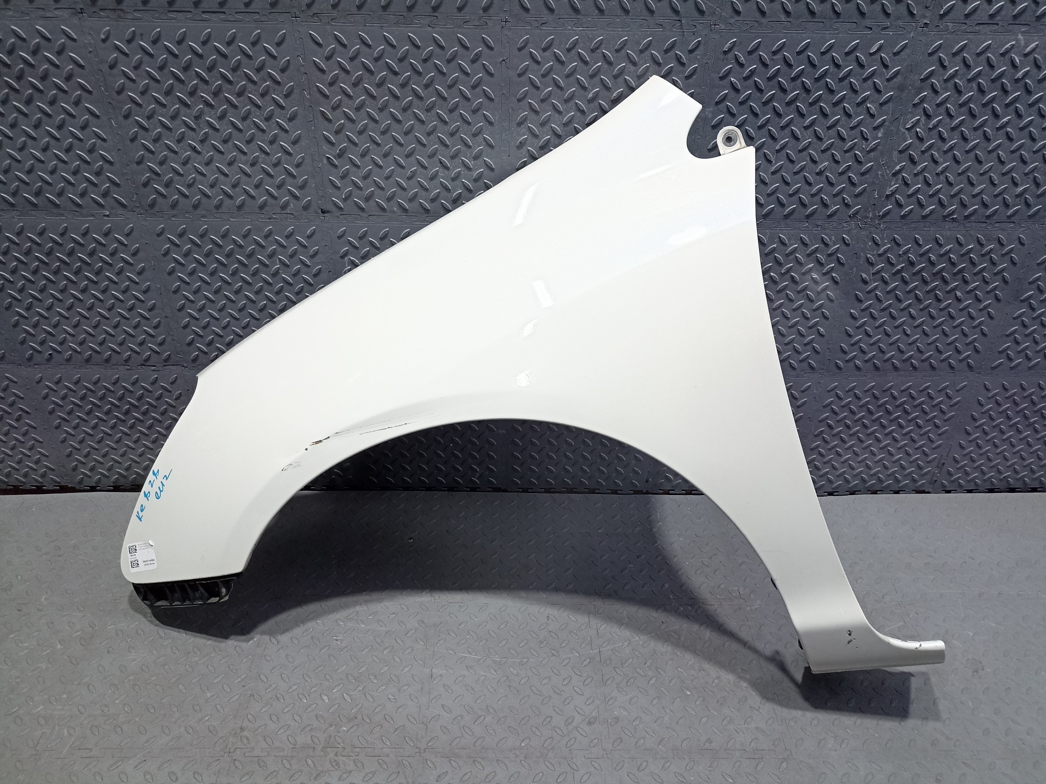 КРЫЛО HONDA CIVIC 60261S6A000ZZ ПЕРЕДНЕЕ ЛЕВОЕ белый, NH636P KE828