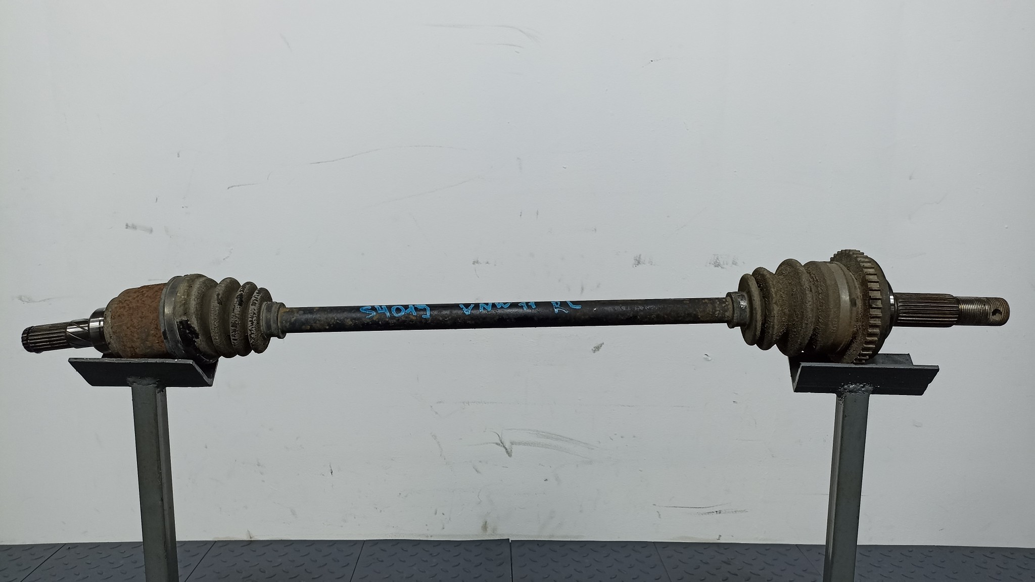 ПРИВОД NISSAN MAZDA ЗАДНИЙ ПРАВЫЙ ЛЕВЫЙ 39600WD310  S4019Z(2)