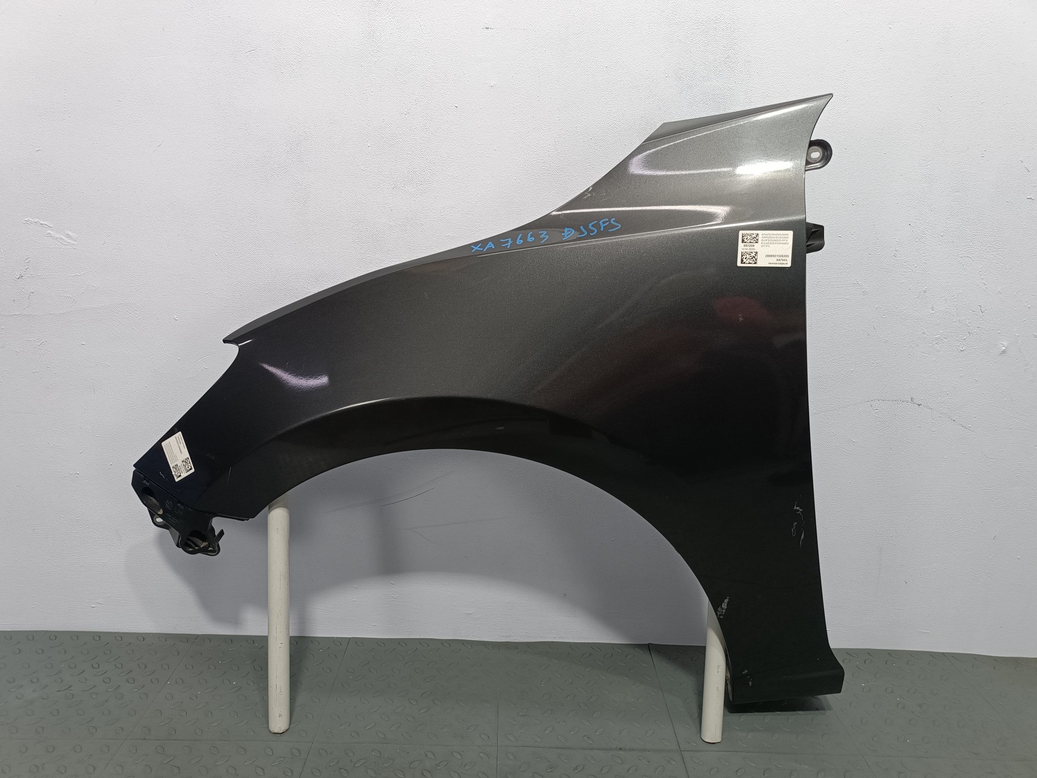 КРЫЛО MAZDA DEMIO MAZDA2 DA6A52211 ПЕРЕДНЕЕ ЛЕВОЕ  темно-серый, 42A XA7663
