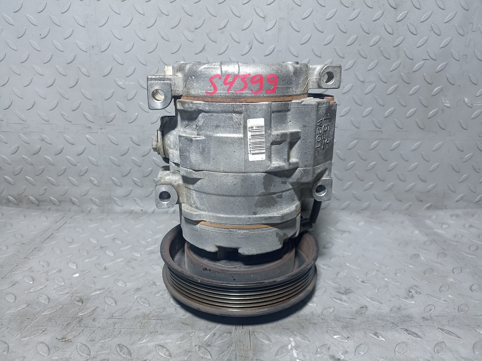 КОМПРЕССОР КОНДИЦИОНЕРА TOYOTA 883202B420 S4399Z
