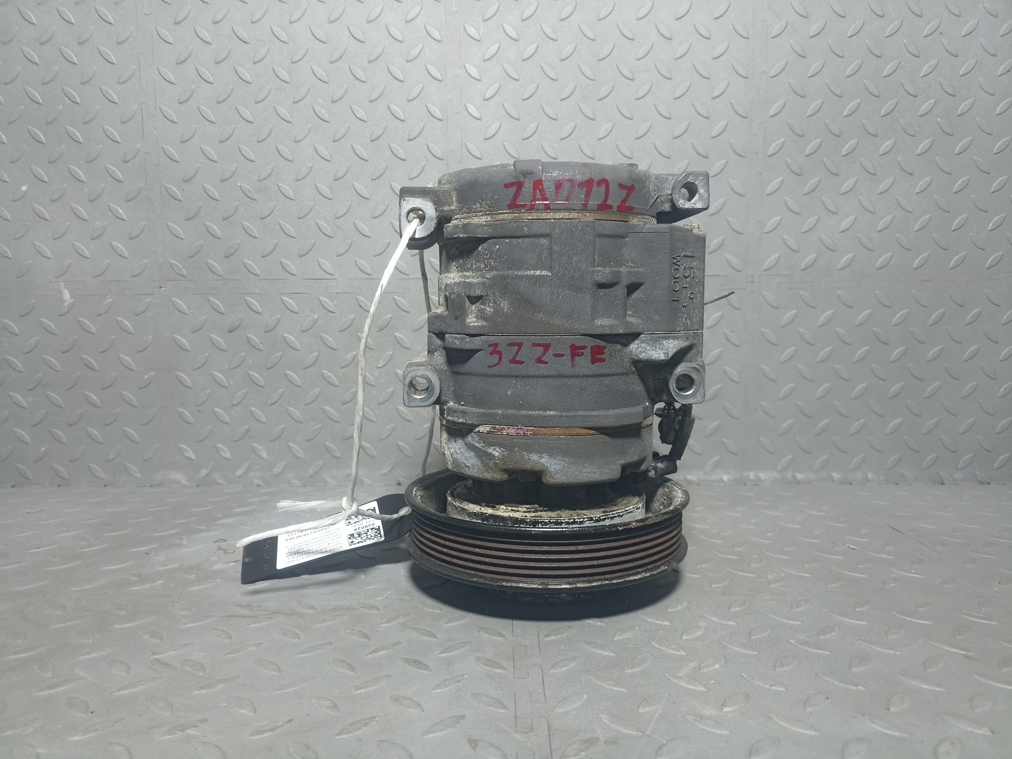 КОМПРЕССОР КОНДИЦИОНЕРА TOYOTA 883202B420 ZA012Z