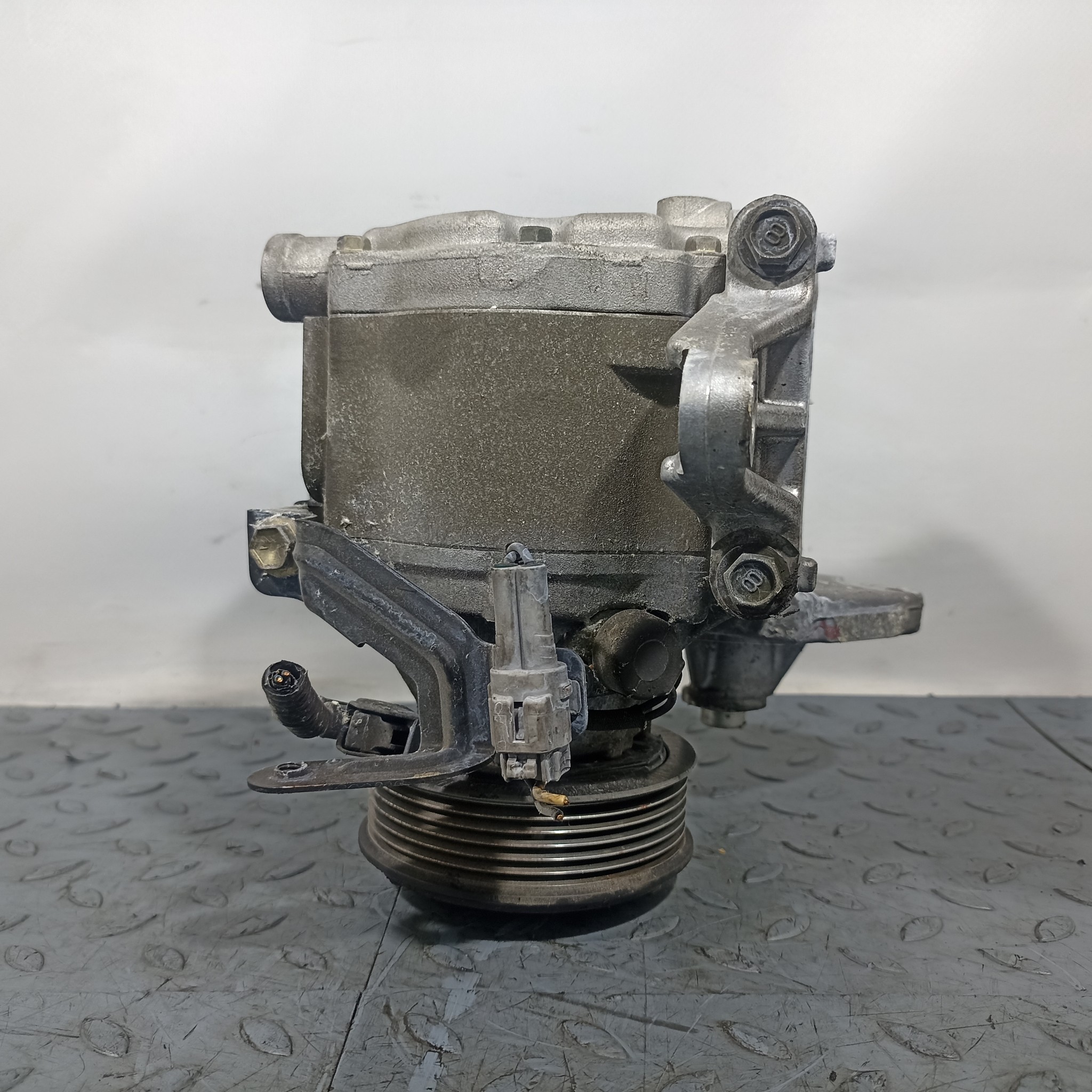 КОМПРЕССОР КОНДИЦИОНЕРА SUBARU 73111AG010 DY1382Z