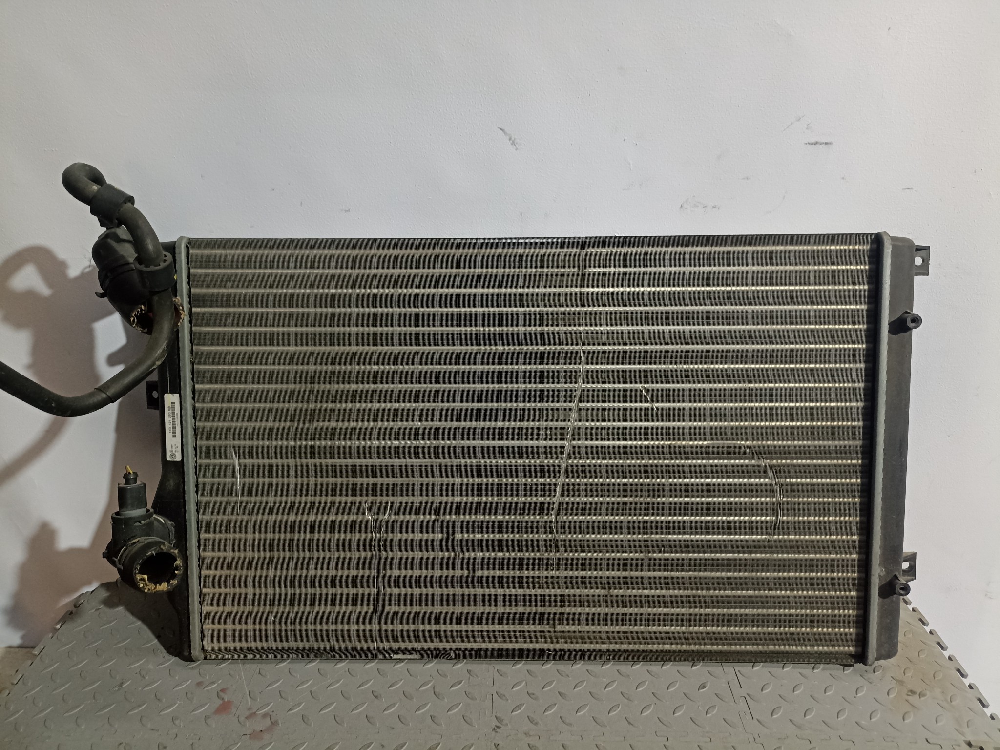 РАДИАТОР ДВИГАТЕЛЯ AUDI VOLKSWAGEN SEAT SKODA 1K0121253BB DY920Z