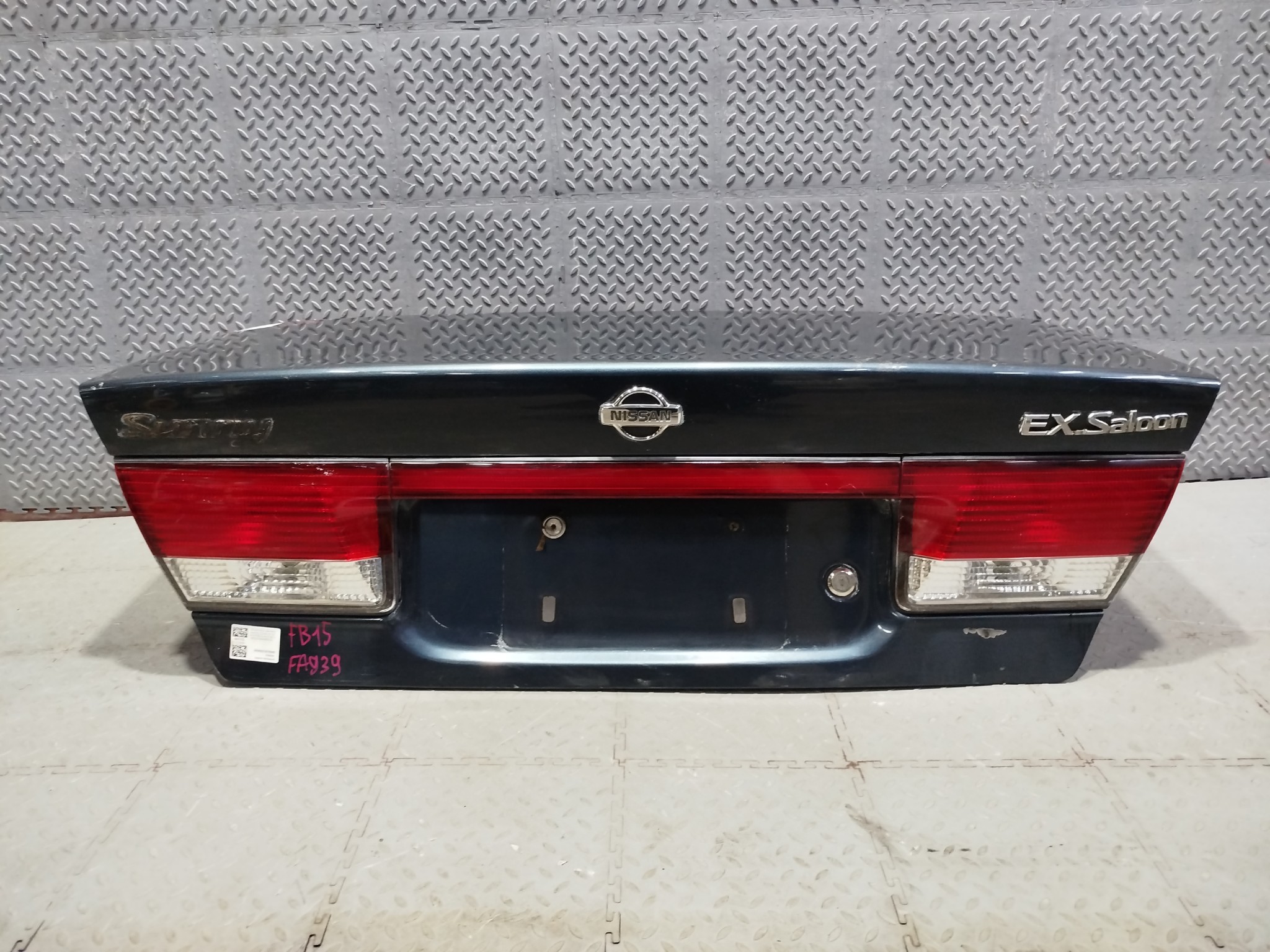 КРЫШКА БАГАЖНИКА NISSAN SUNNY H43004M4CM  темно-зеленый, BV5 FA939