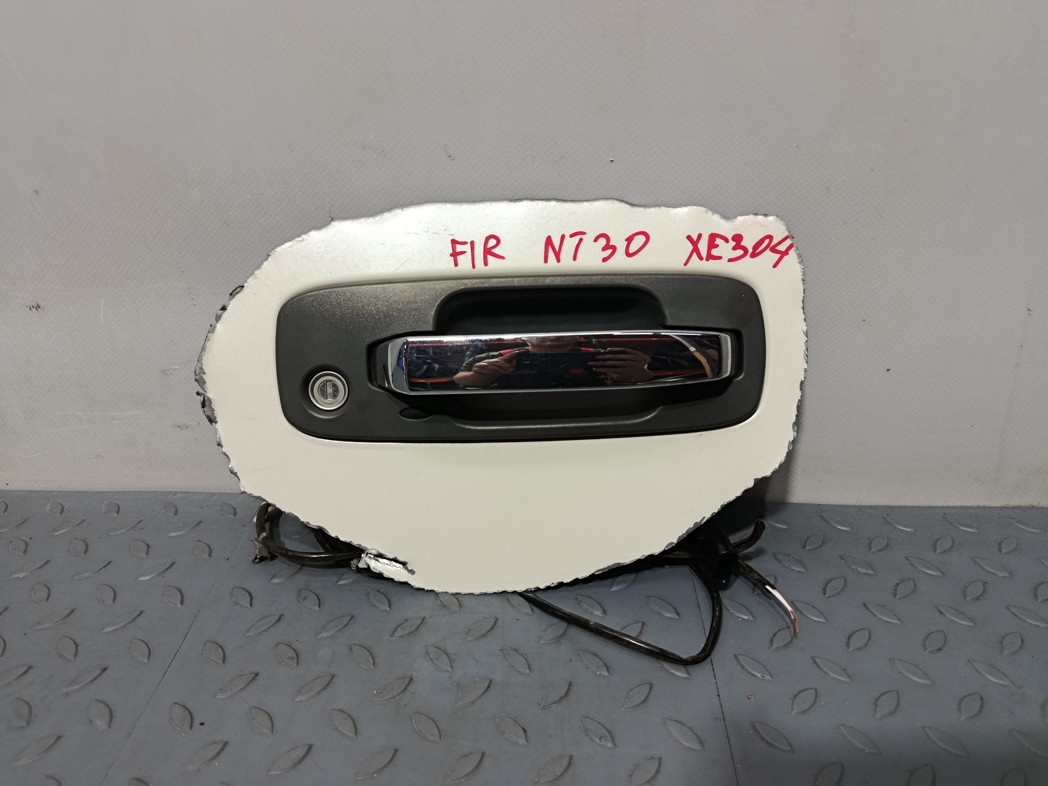 РУЧКА ДВЕРИ ВНЕШНЯЯ NISSAN ПЕРЕДНЯЯ ПРАВАЯ 80606EQ760  некрашенный, QX1 XE304
