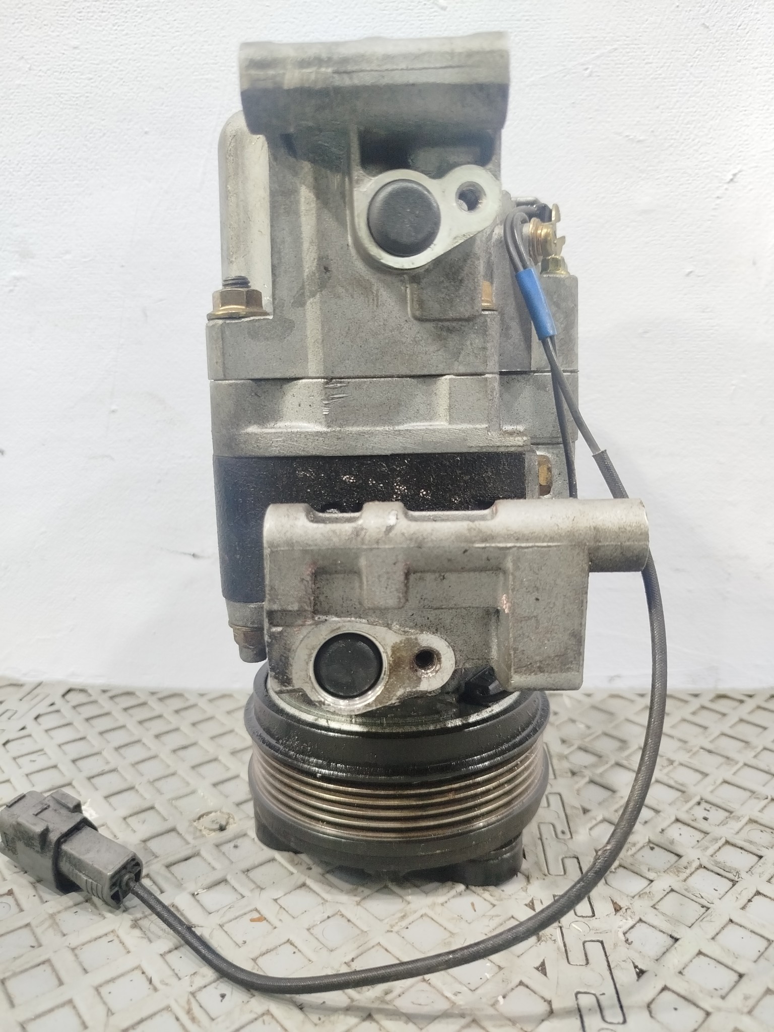 КОМПРЕССОР КОНДИЦИОНЕРА MAZDA C23661450E  XA6847Z