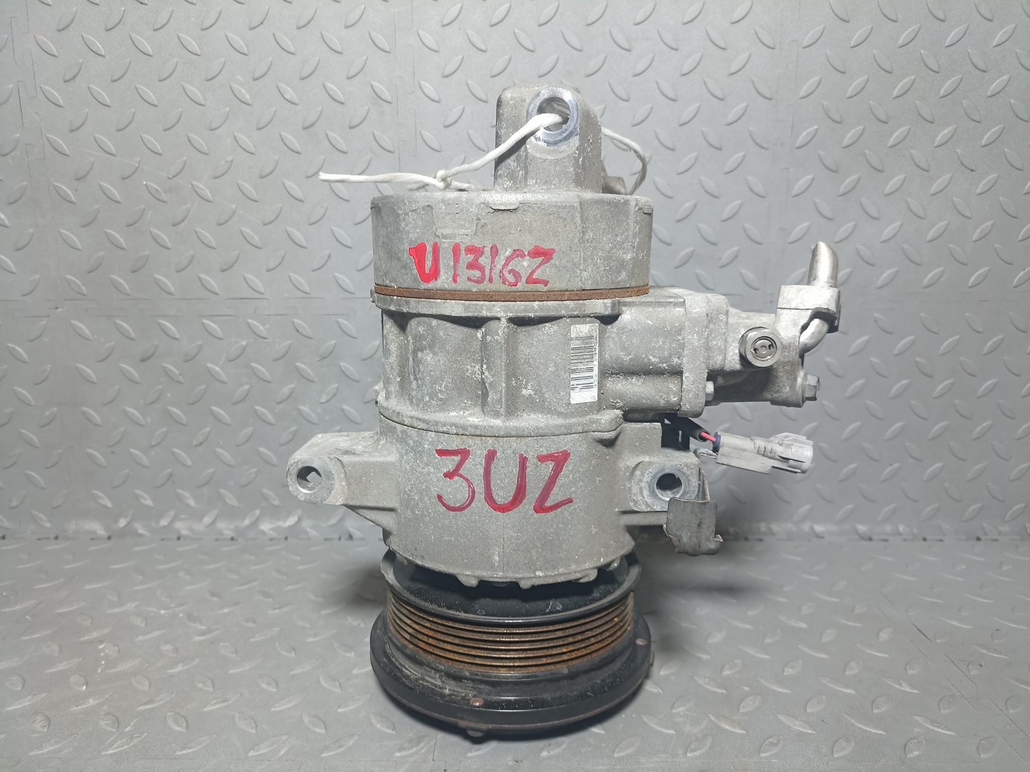 КОМПРЕССОР КОНДИЦИОНЕРА TOYOTA LEXUS 883103A450 U1316Z