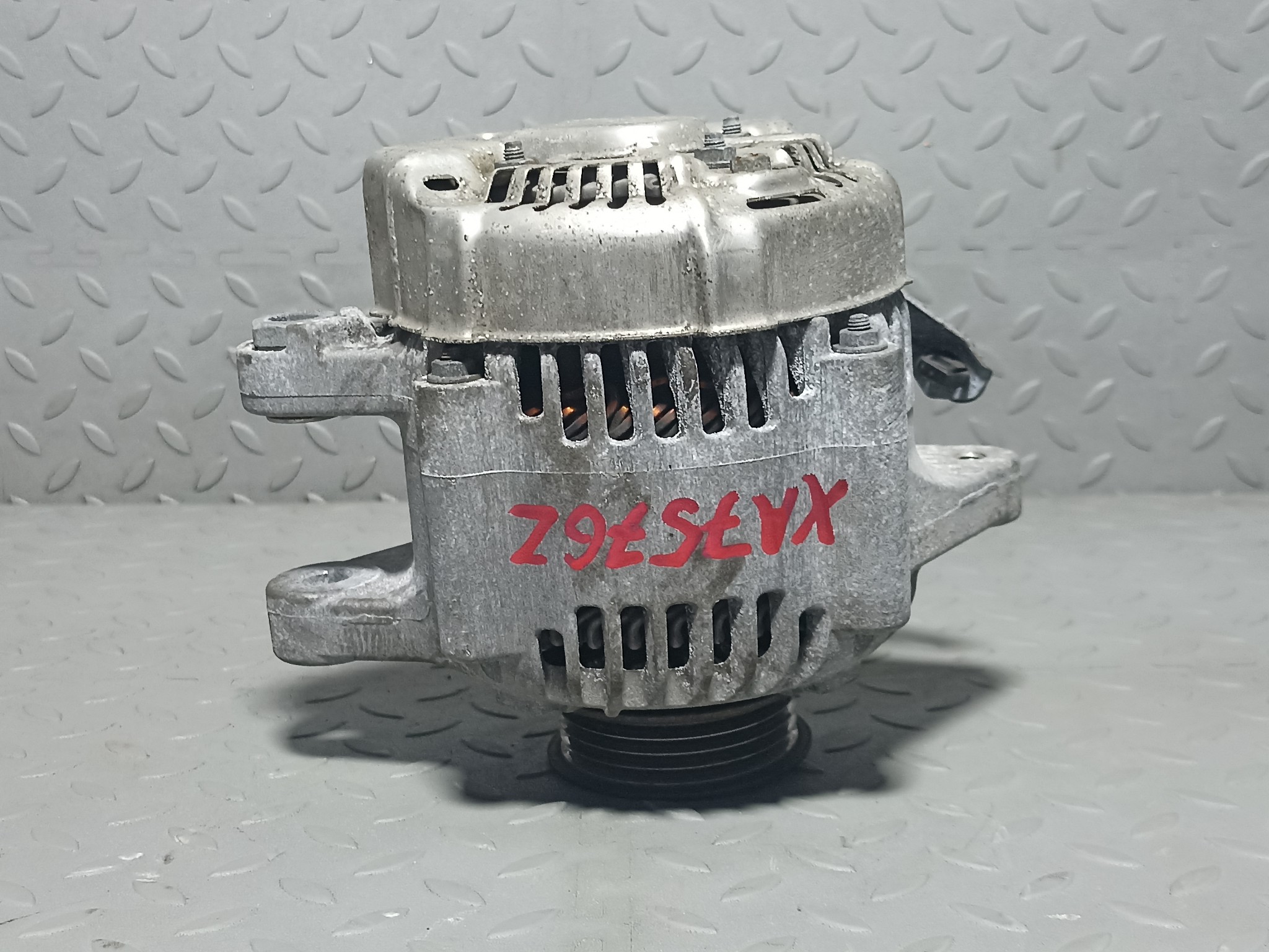 ГЕНЕРАТОР TOYOTA 2706021130  XA7576Z