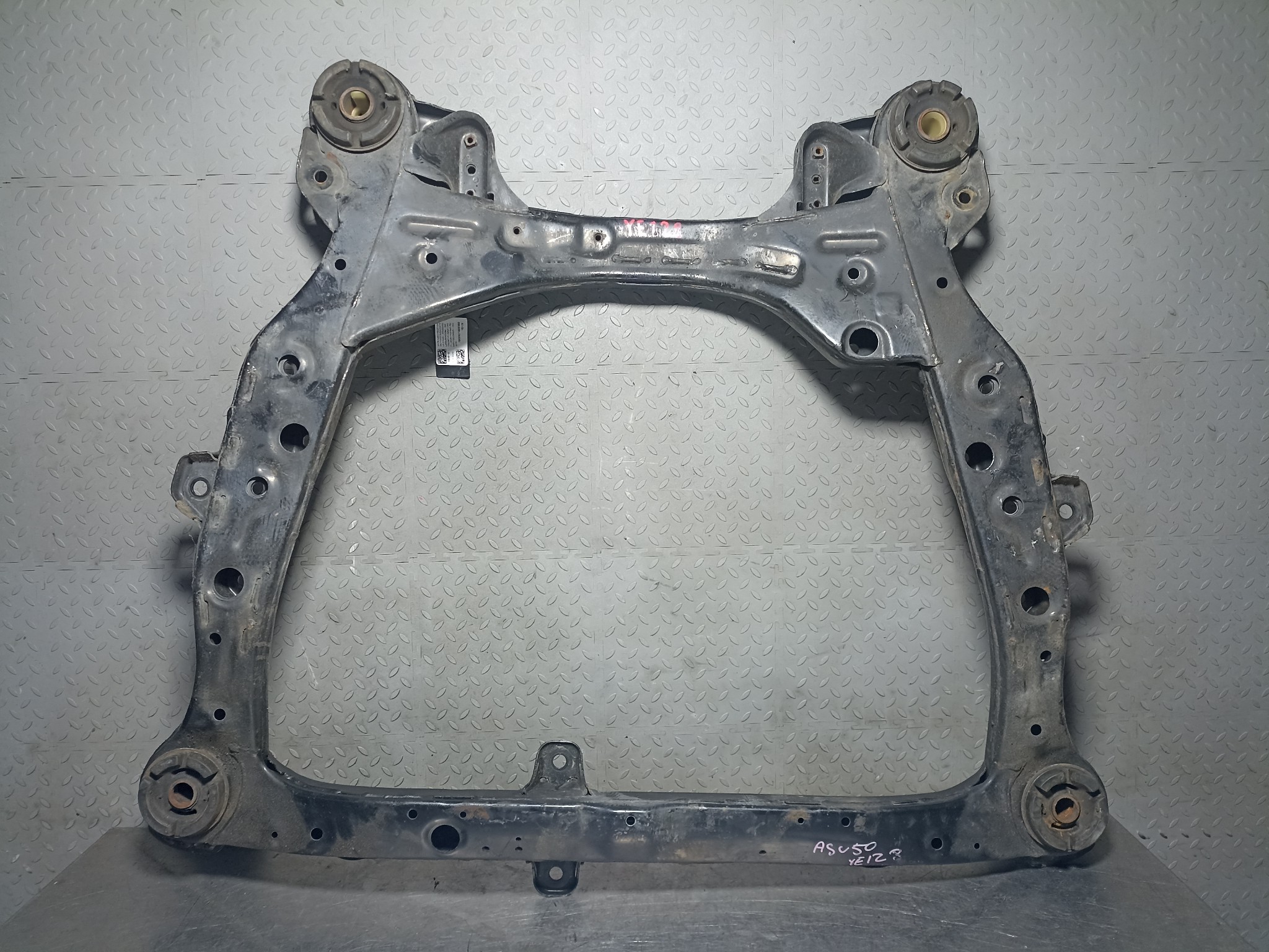 БАЛКА Двигатель/ПОДРАМНИК TOYOTA DAIHATSU LEXUS ПЕРЕДНЯЯ 5110033070 YE128