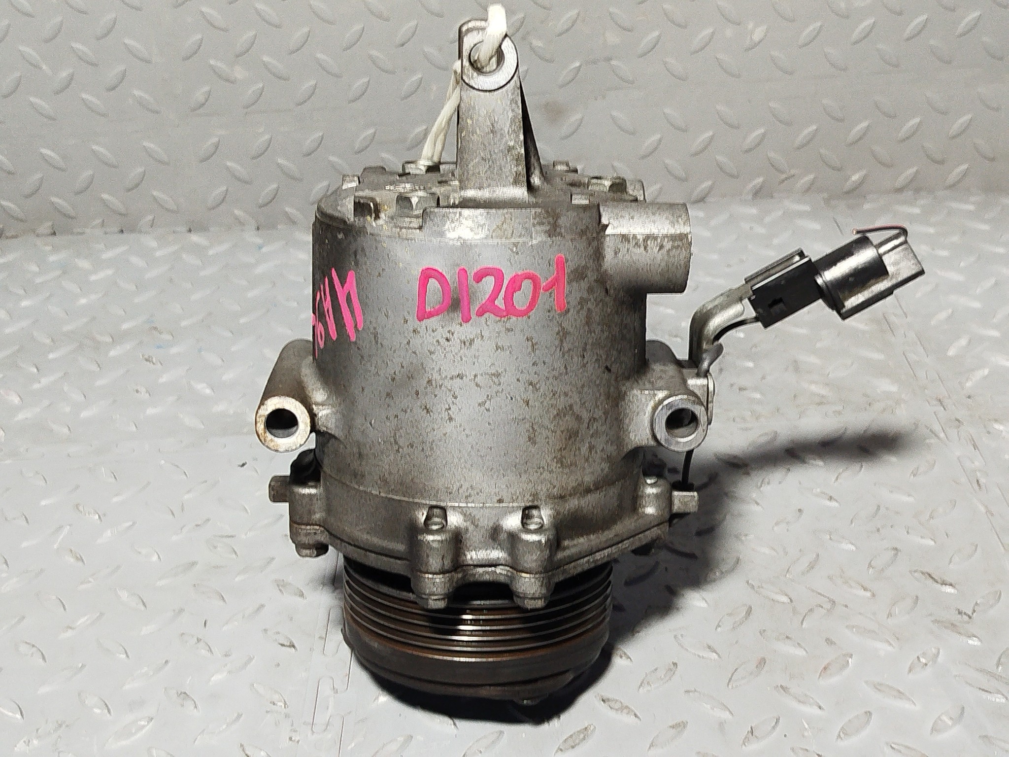 КОМПРЕССОР КОНДИЦИОНЕРА MITSUBISHI 7813A138  D1201