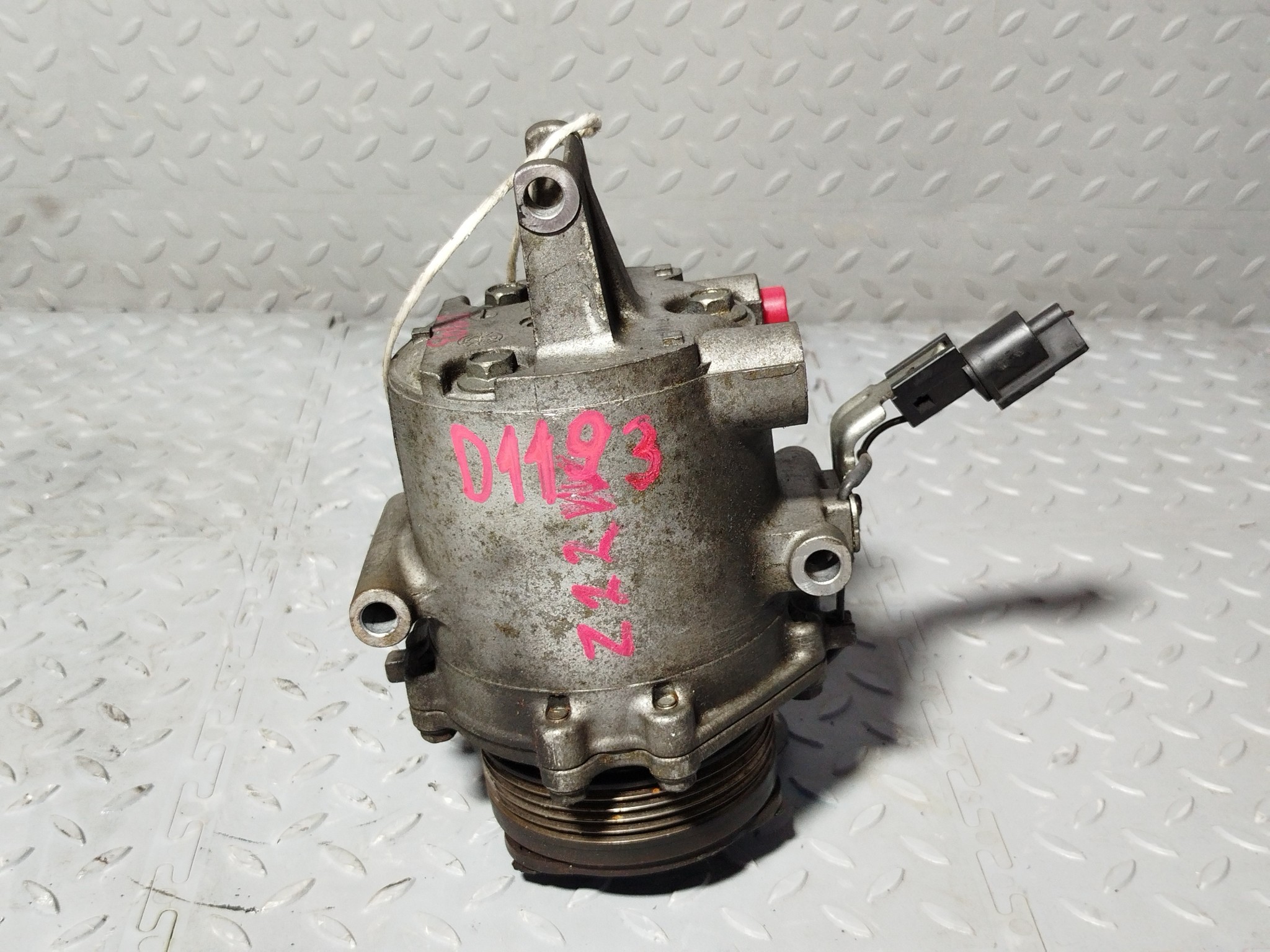 КОМПРЕССОР КОНДИЦИОНЕРА MITSUBISHI 7813A138  D1193