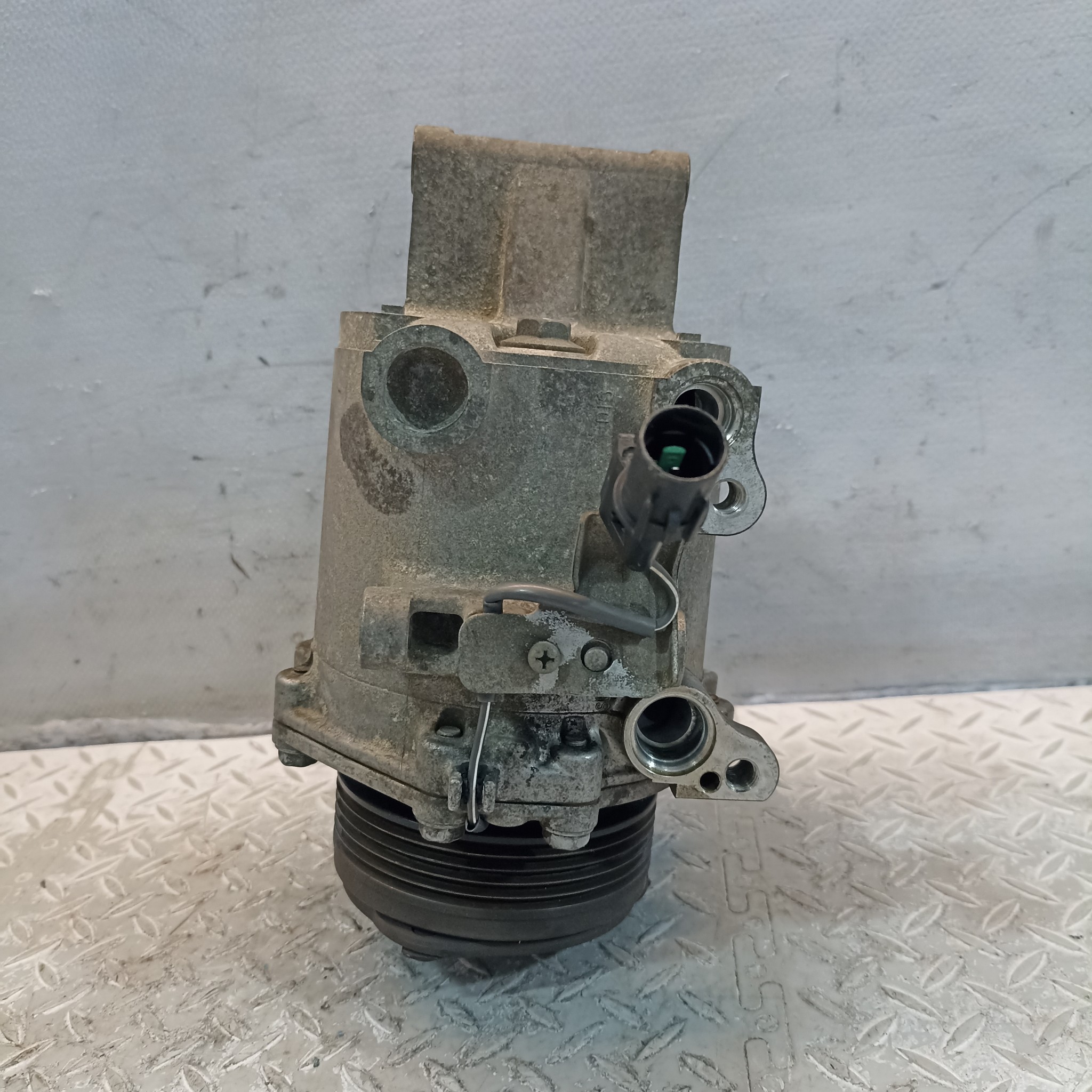 КОМПРЕССОР КОНДИЦИОНЕРА MITSUBISHI 7813A138  D3136
