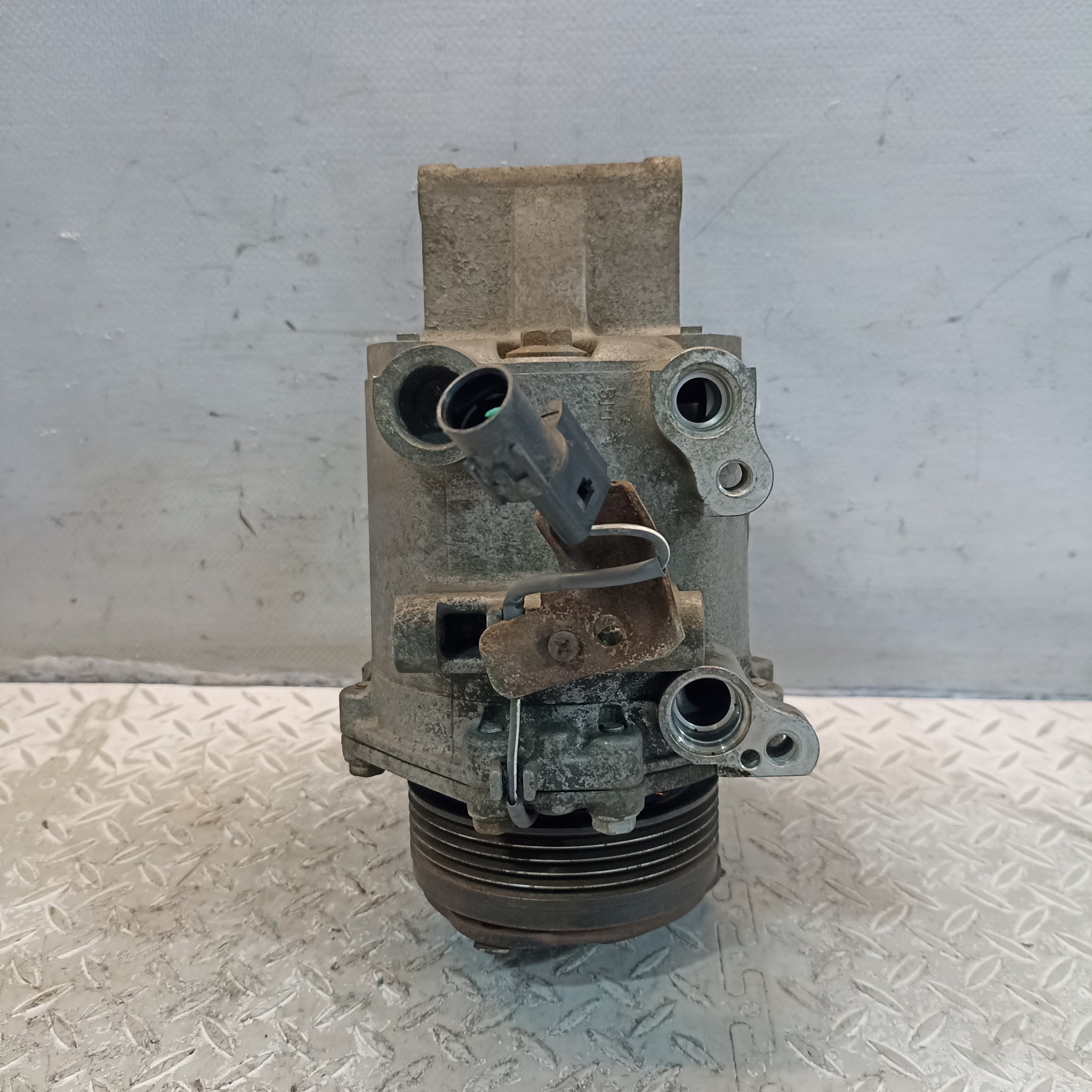 КОМПРЕССОР КОНДИЦИОНЕРА MITSUBISHI 7813A138  D3138