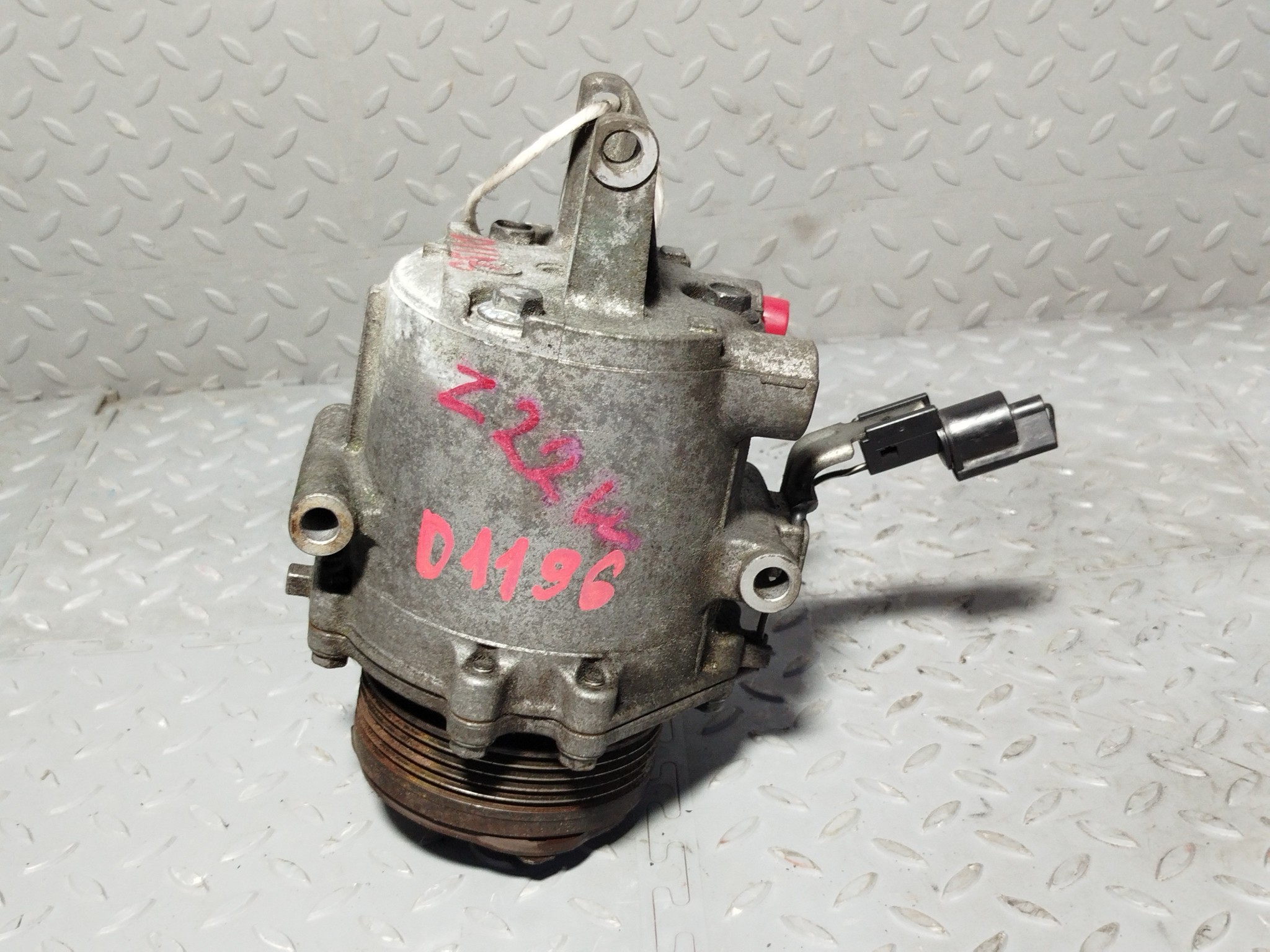 КОМПРЕССОР КОНДИЦИОНЕРА MITSUBISHI 7813A138  D1196