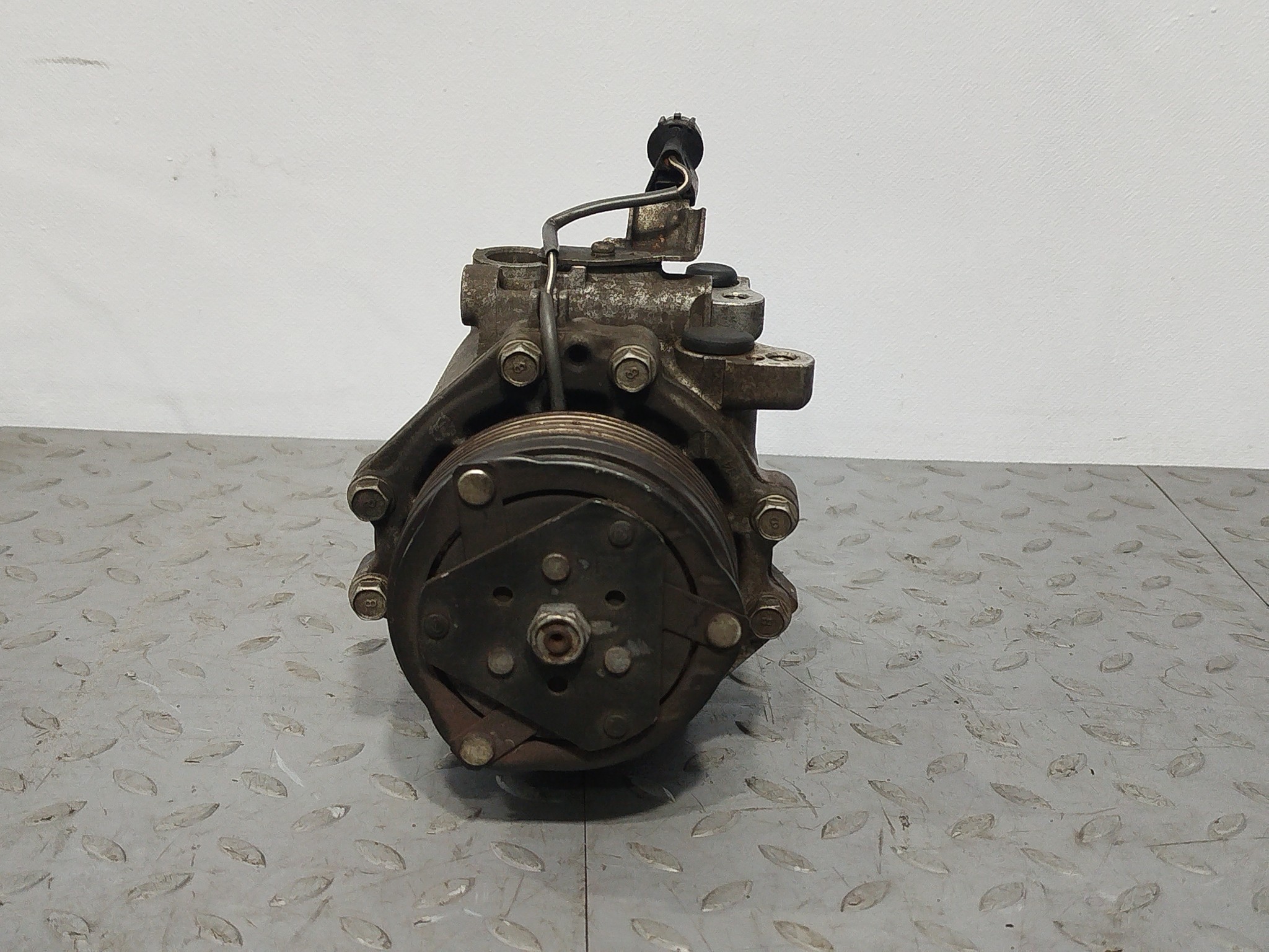 КОМПРЕССОР КОНДИЦИОНЕРА MITSUBISHI 7813A138  D2188