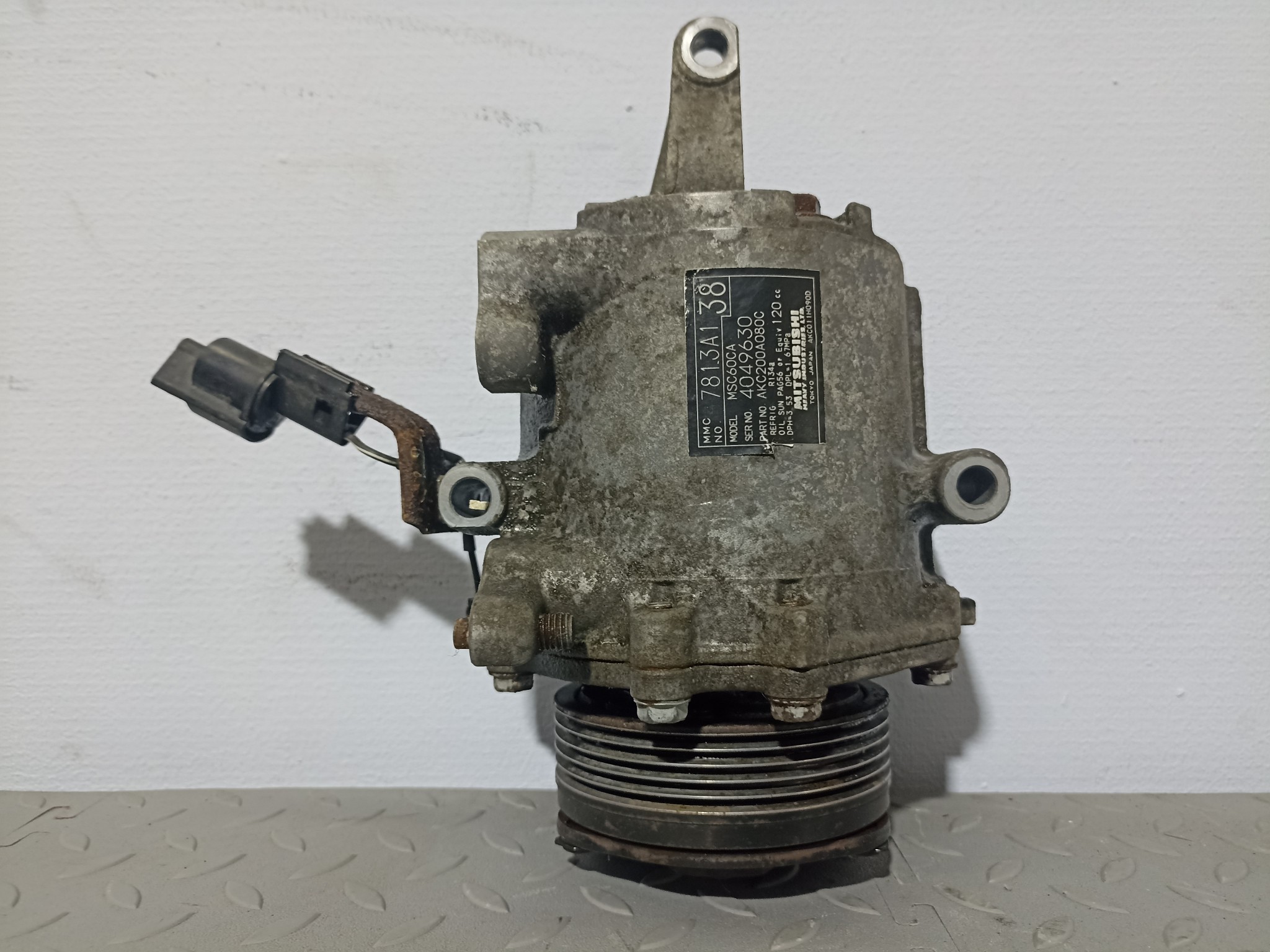 КОМПРЕССОР КОНДИЦИОНЕРА MITSUBISHI 7813A138  D4024