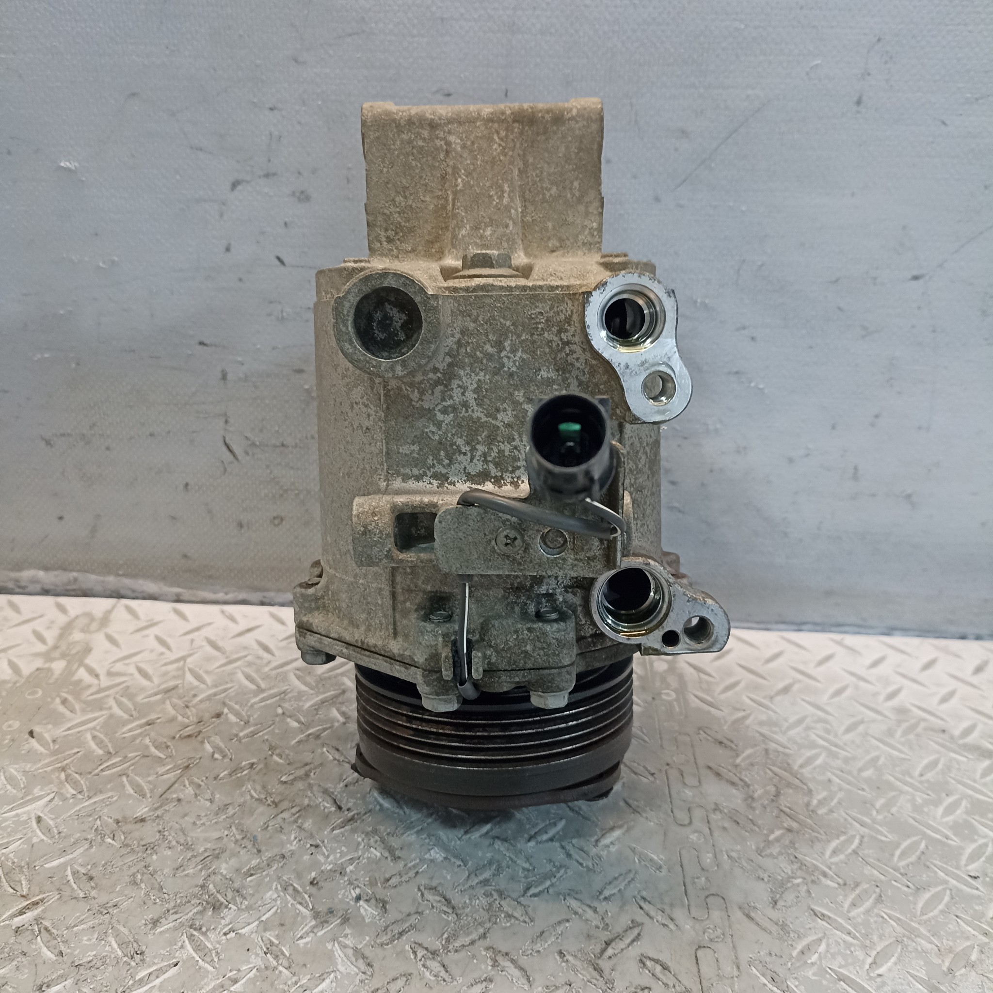 КОМПРЕССОР КОНДИЦИОНЕРА MITSUBISHI 7813A138  D3137