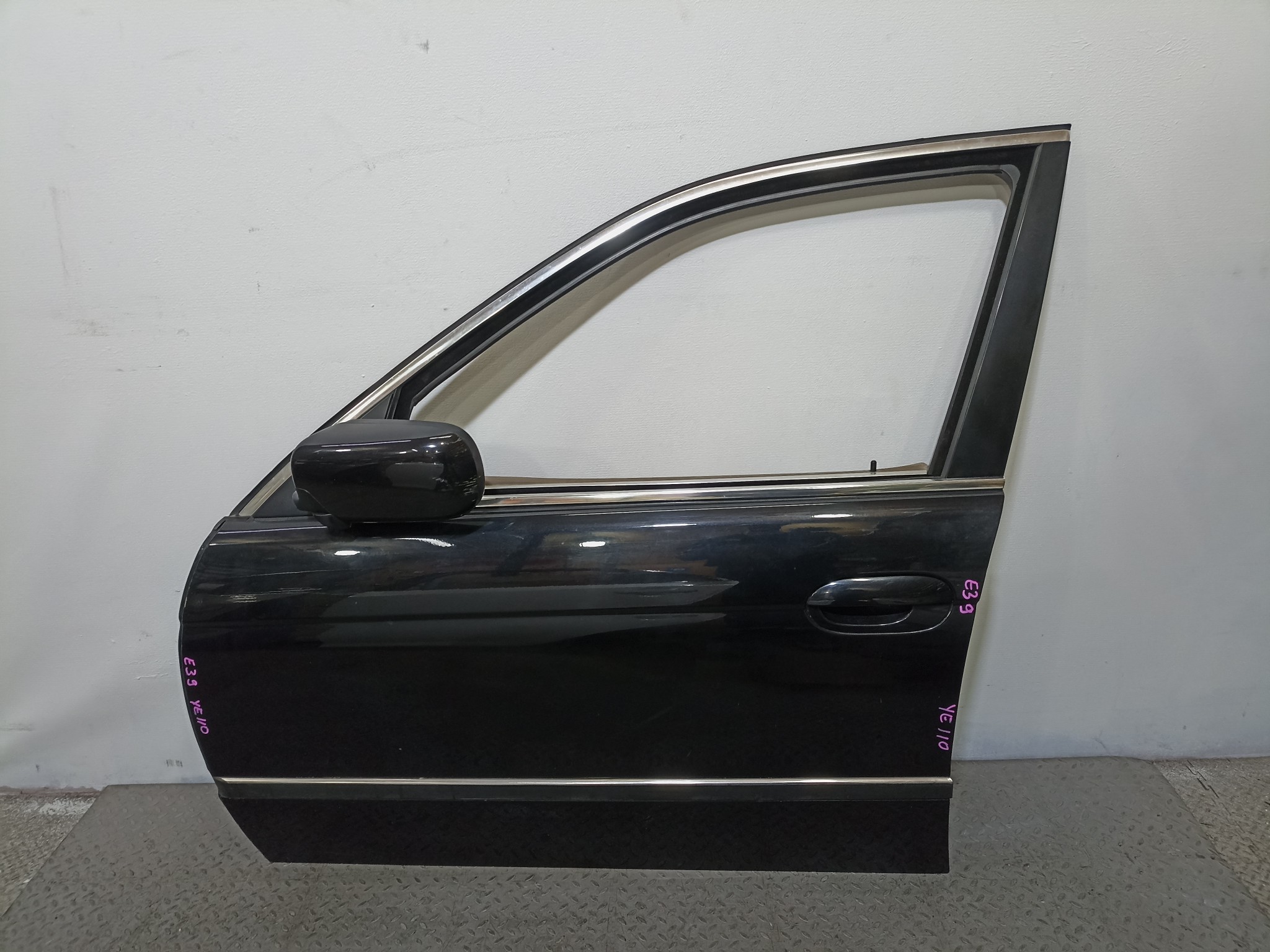 ДВЕРЬ BMW 5-SERIES 41518216817 ПЕРЕДНЯЯ ЛЕВАЯ черный, 303 YE110