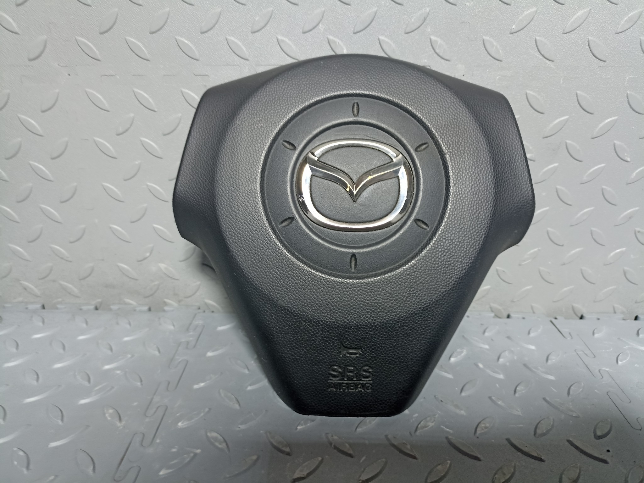AIRBAG НА РУЛЬ MAZDA BP4S57K00C черный, 27A S3910