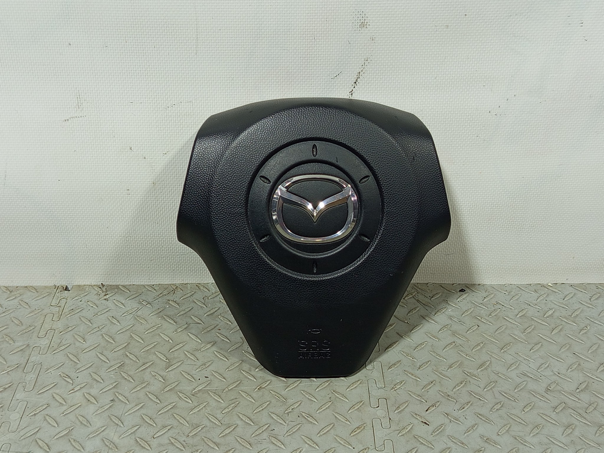 AIRBAG НА РУЛЬ MAZDA BP4S57K00C черный, 29Y S4271
