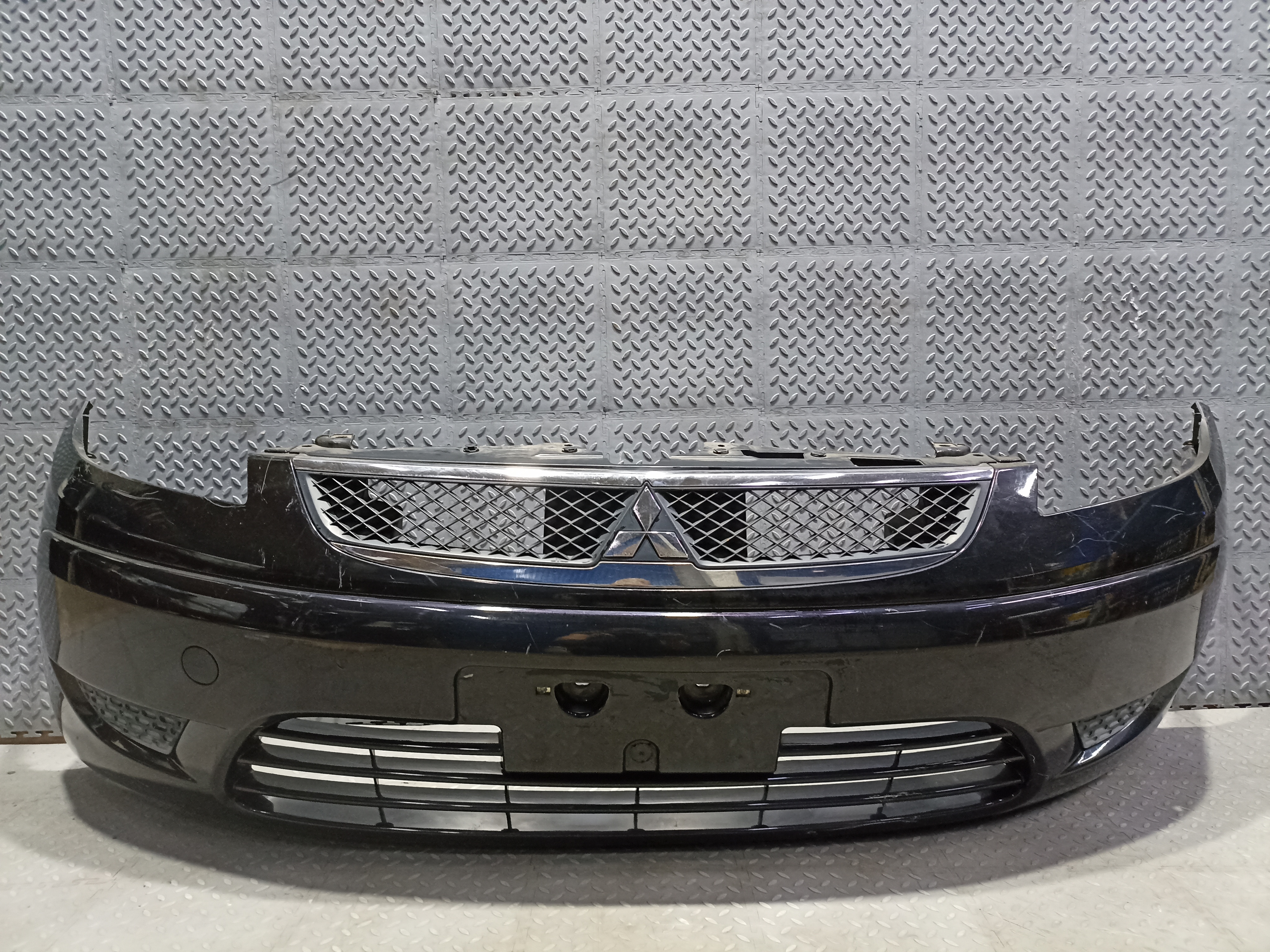 БАМПЕР MITSUBISHI COLT COLT PLUS 6400A277 ПЕРЕДНИЙ черный, X42 TA1726