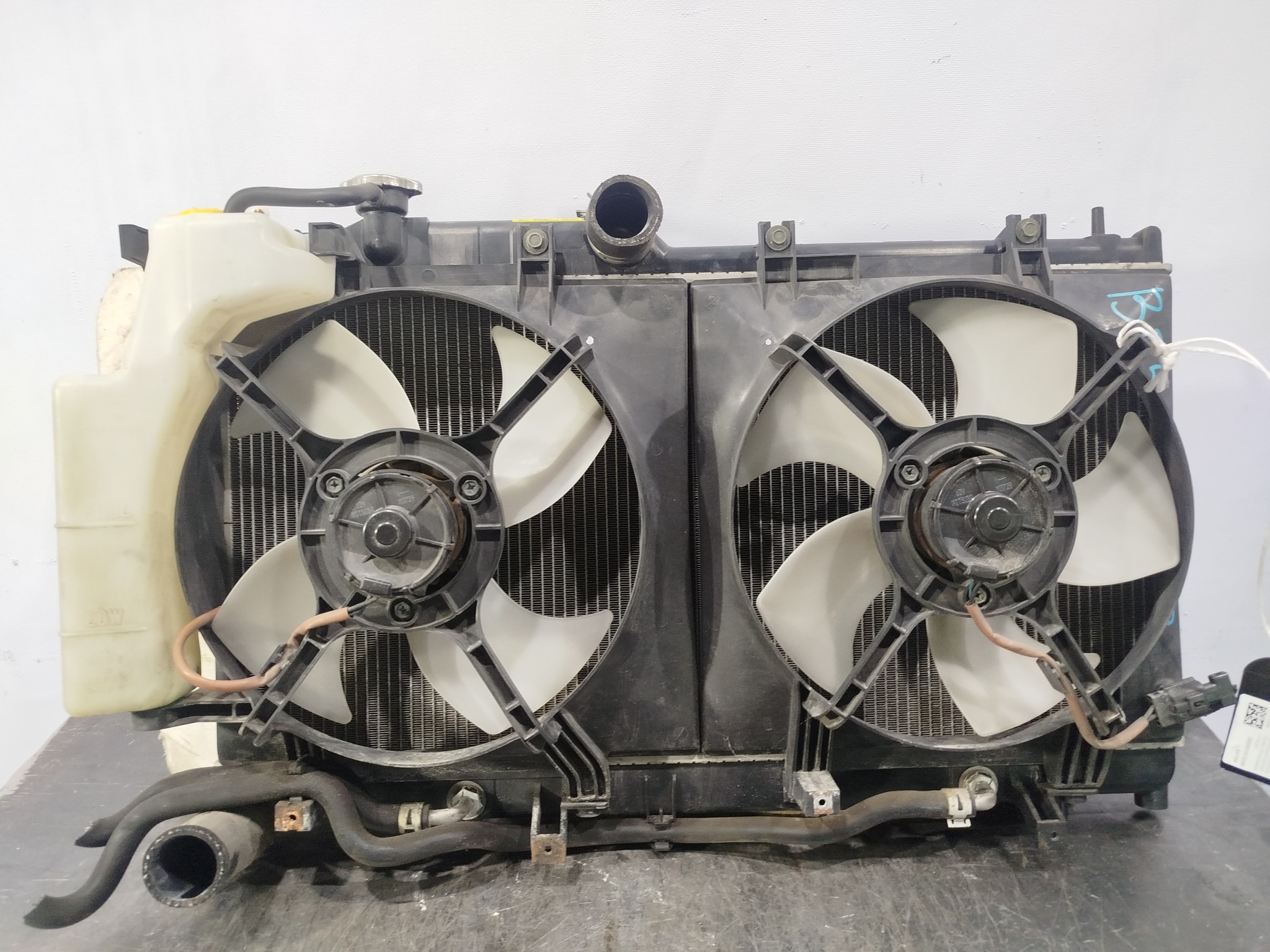 РАДИАТОР ДВИГАТЕЛЯ SUBARU 45111AG001  XA7098