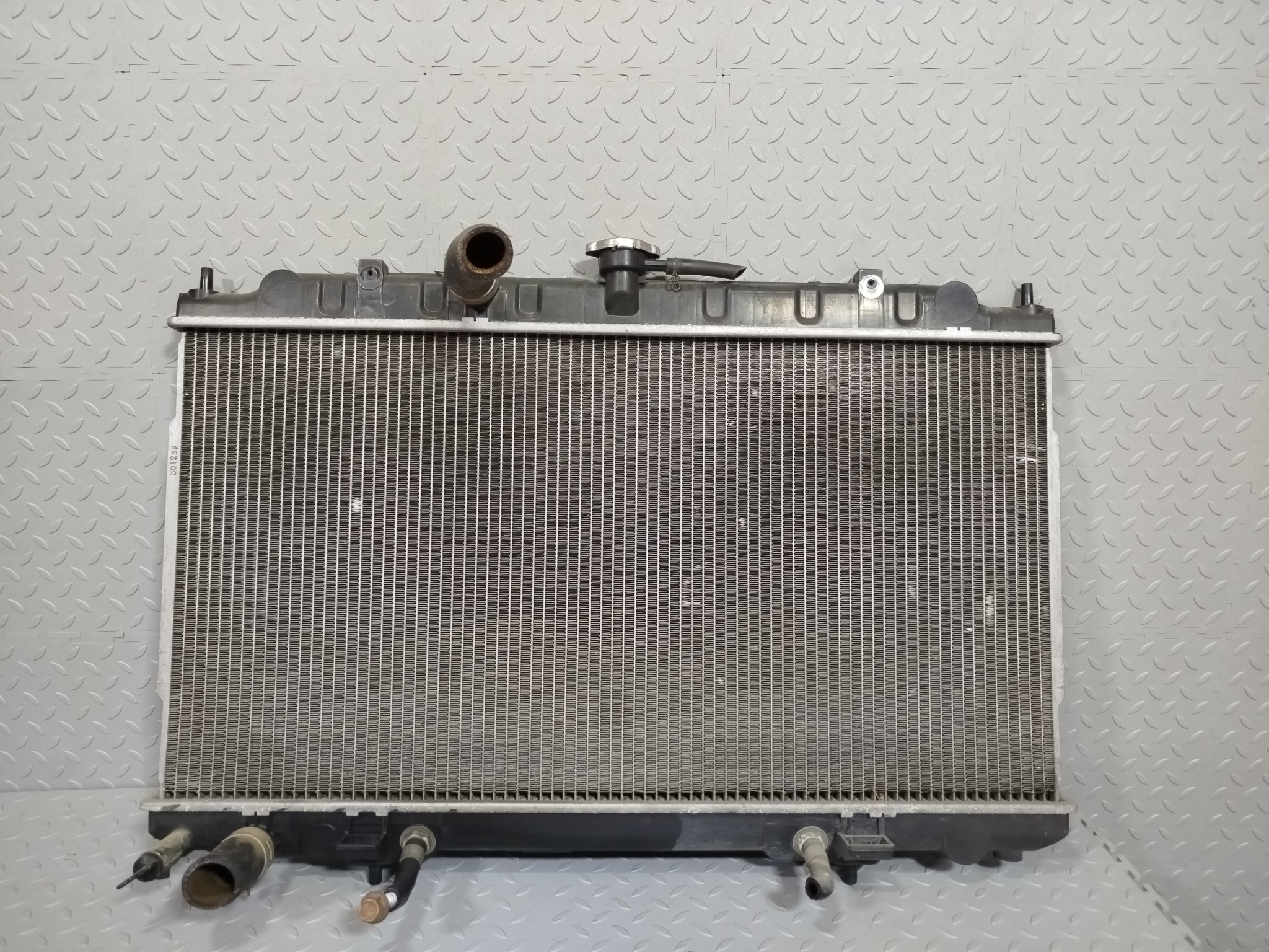 РАДИАТОР ДВИГАТЕЛЯ NISSAN MAZDA 214606N003  S4334ZZ