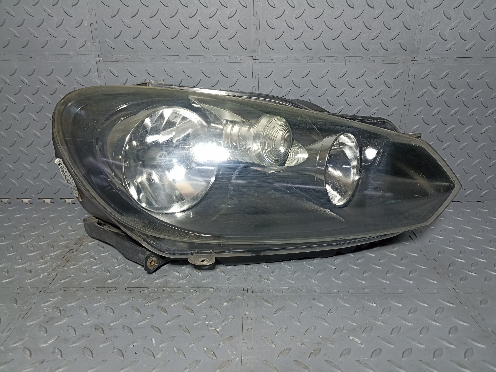 ФАРА VOLKSWAGEN ПРАВАЯ 5K2941006H VB1558