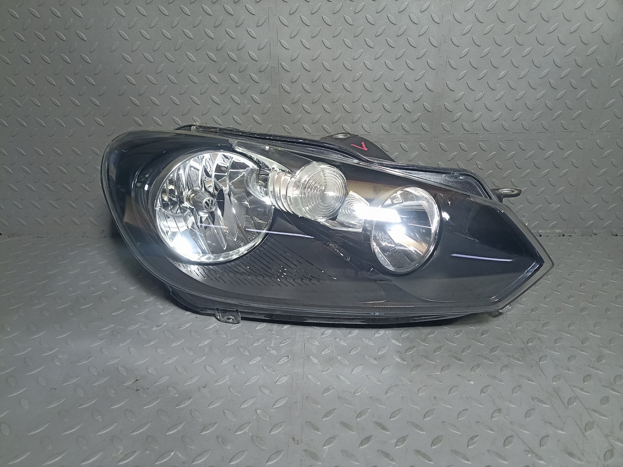ФАРА VOLKSWAGEN ПРАВАЯ 5K2941006H S4290Z