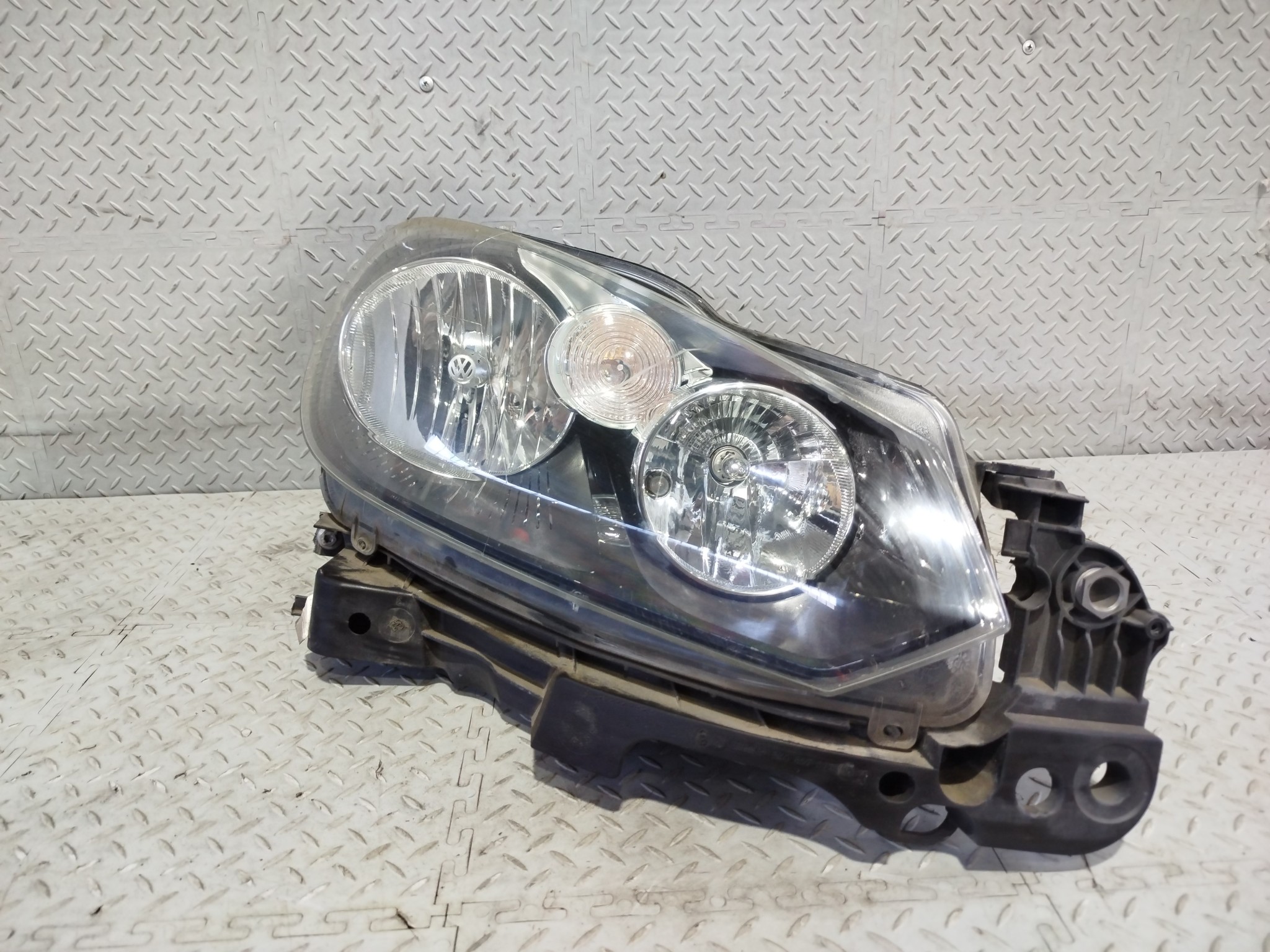 ФАРА VOLKSWAGEN ПРАВАЯ 5K2941006H NA7641Z
