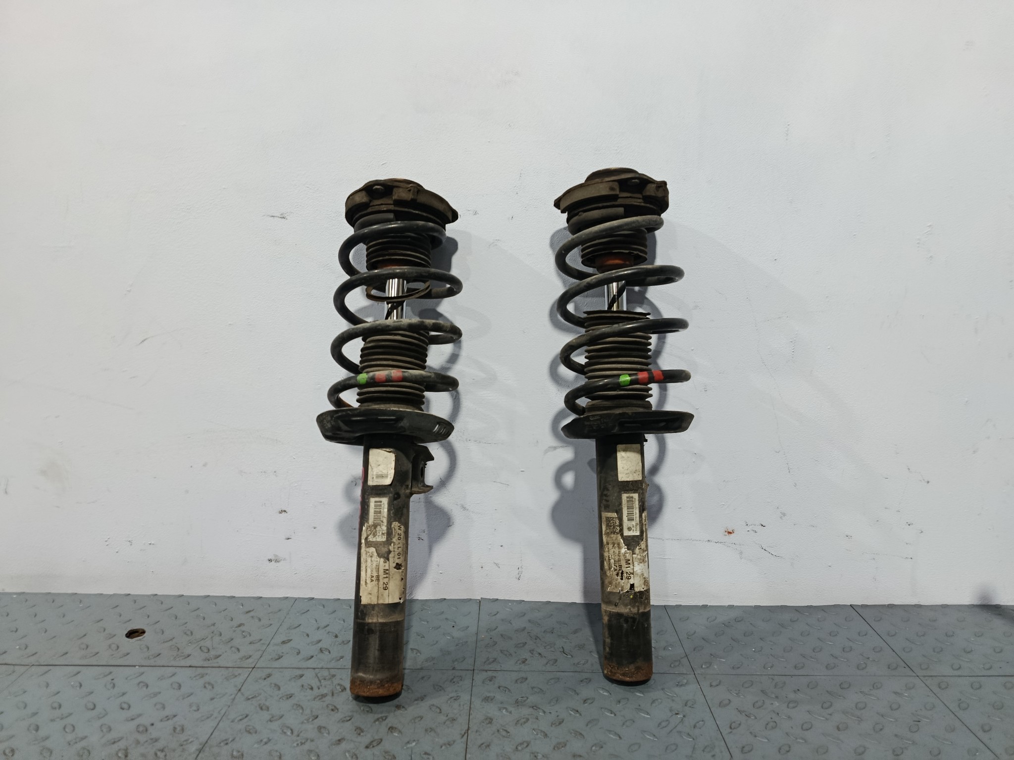 СТОЙКА ХОДОВКИ VOLKSWAGEN ПЕРЕДНЯЯ ЛЕВАЯ ПРАВАЯ 5N0413031K S4148