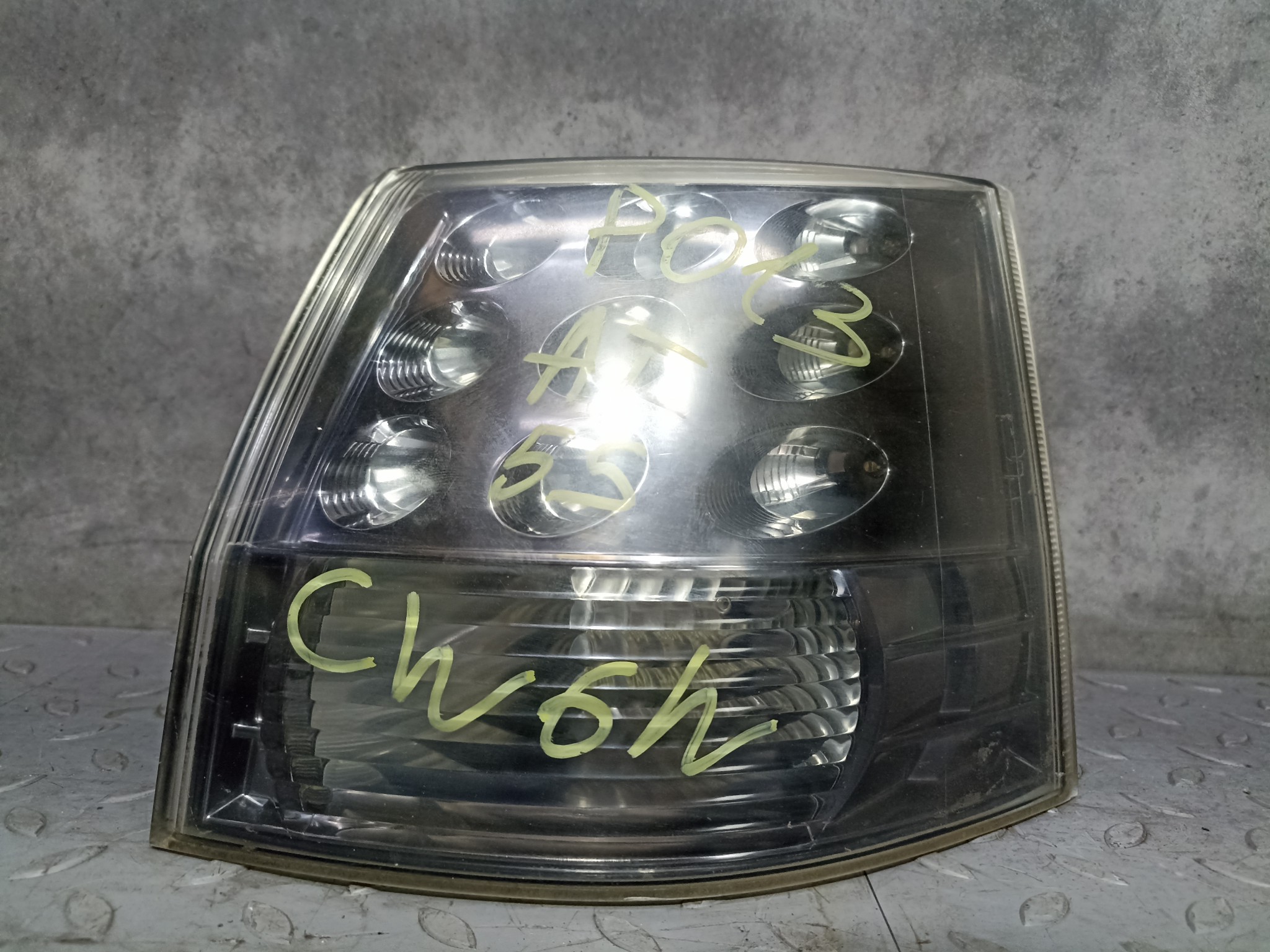ФОНАРЬ MITSUBISHI ПРАВЫЙ 8330A170 P013