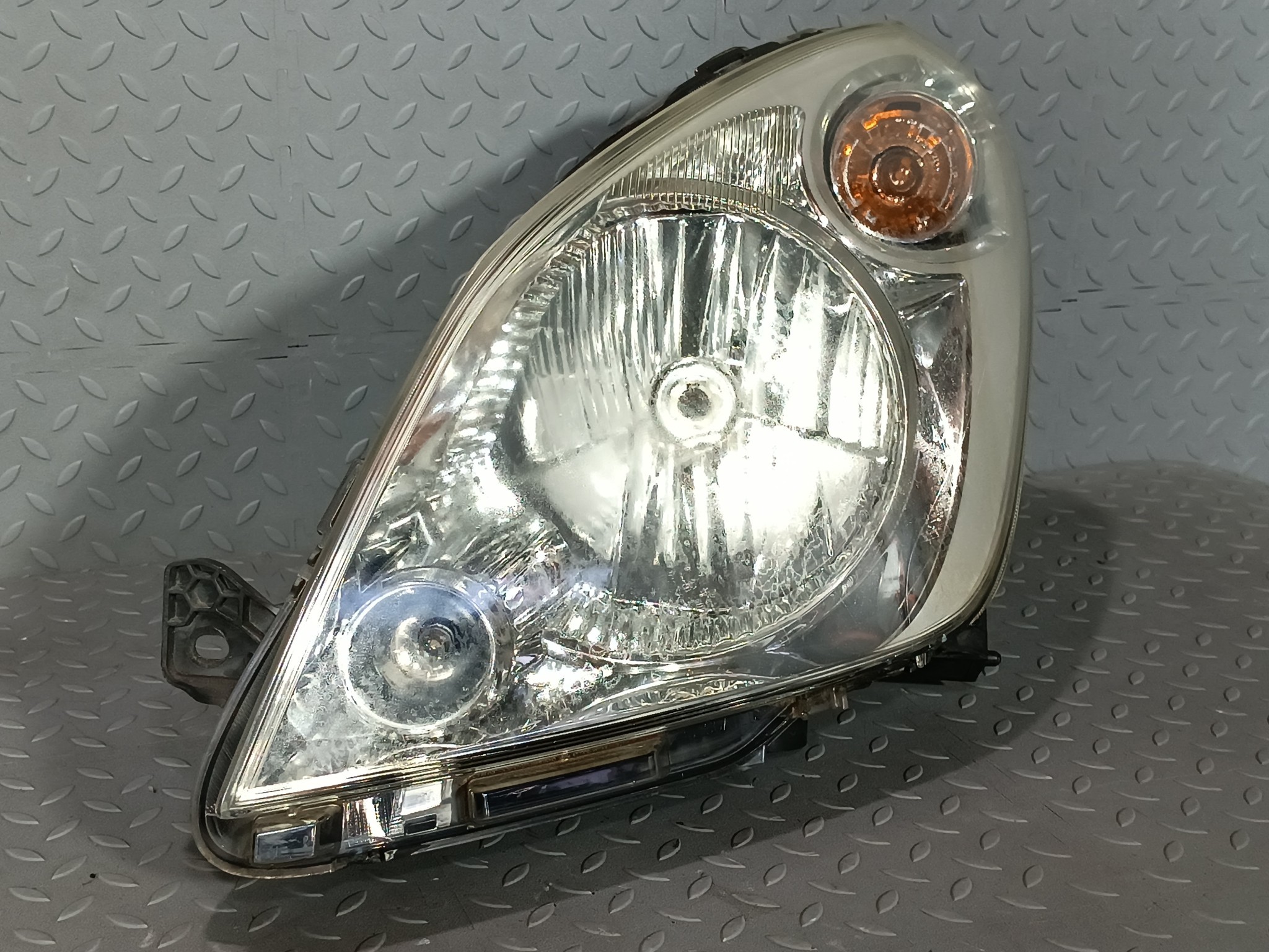 ФАРА SUZUKI ЛЕВАЯ 3532051K01  GA978