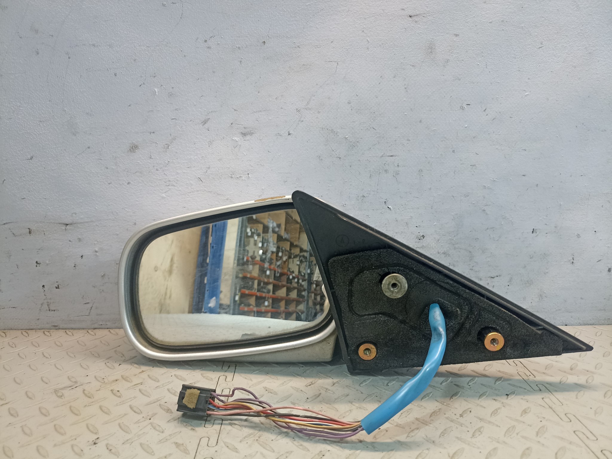 ЗЕРКАЛО SUBARU LEGACY ЛЕВОЕ 91031AE030IJ серебро, 17K KB2031