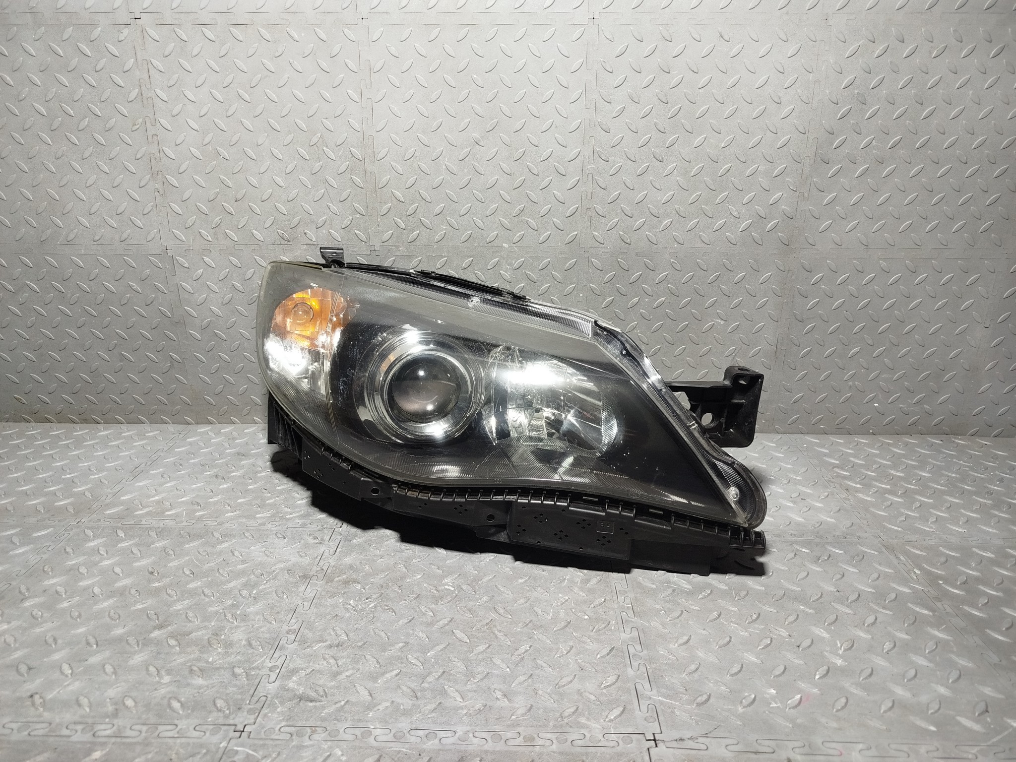 ФАРА SUBARU ПРАВАЯ 84001FG280 KB1455