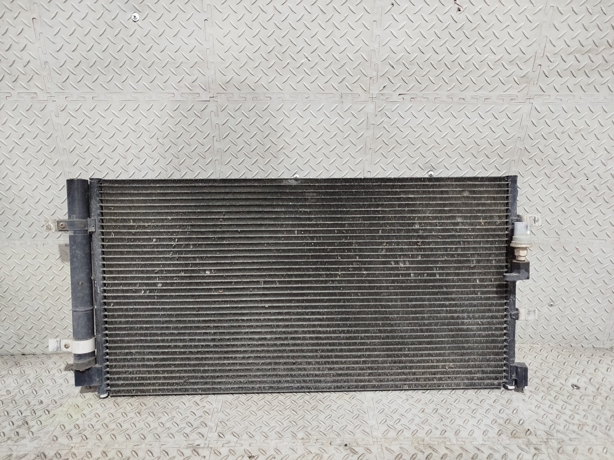 РАДИАТОР КОНДИЦИОНЕРА AUDI 8K0260401D KB053Z