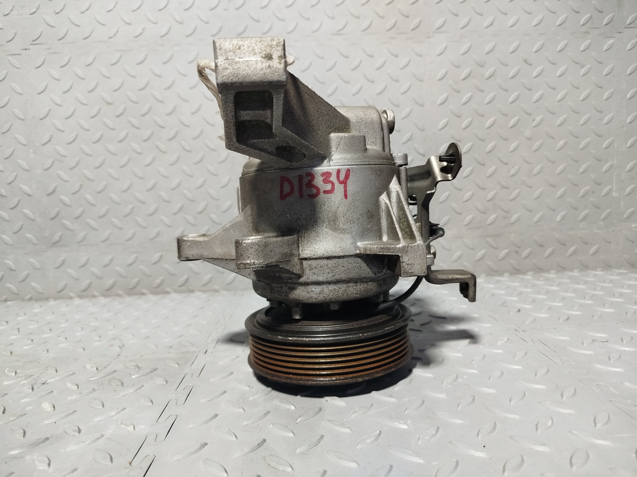 КОМПРЕССОР КОНДИЦИОНЕРА SUBARU 73111FJ000 D1334